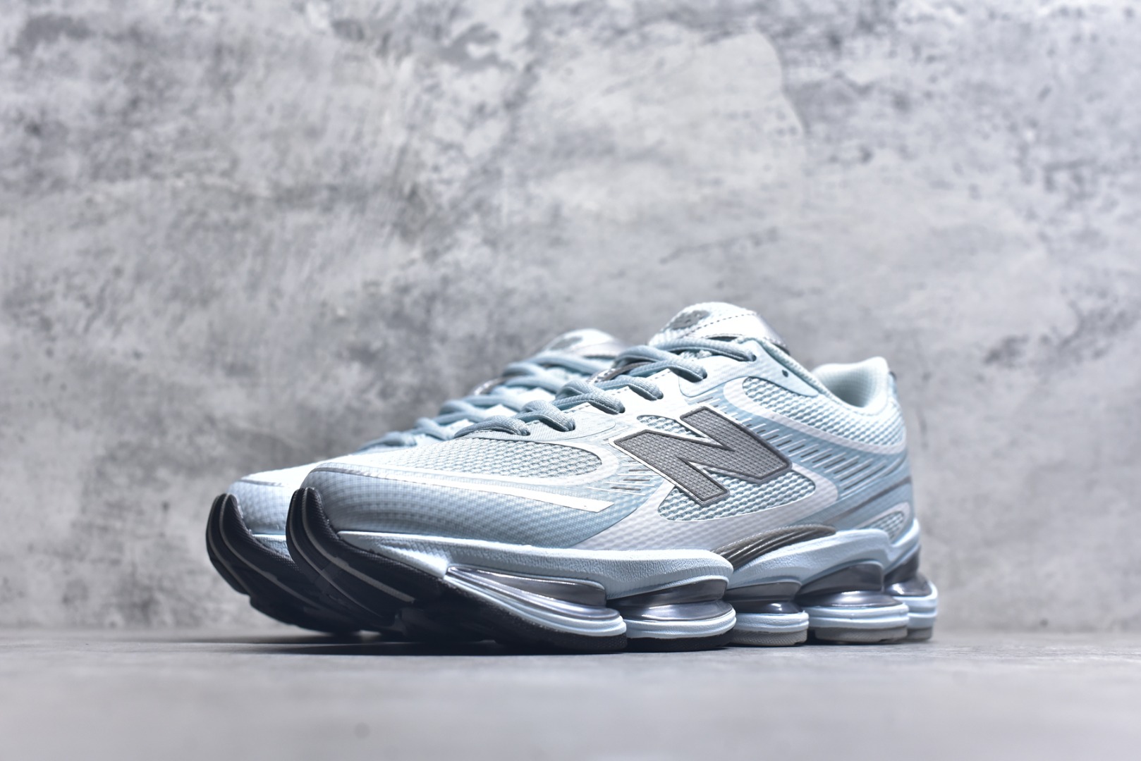 图片[2]-#New Balance 新百伦 NB2000 网面休闲鞋 U2000ETC NB官方重磅新品 一款融合复古设计与现代科技的跑鞋，以其经典的造型和舒适脚感，成为2025年复古潮流爱好的推荐单品。 极具视觉冲击力的5根ABZORB单元，以及无缝鞋面的设计，加上3M反光材质的装饰，比之前推出的9060系列更夸张，更具未来感。 尺码：36-46.5-选品中心