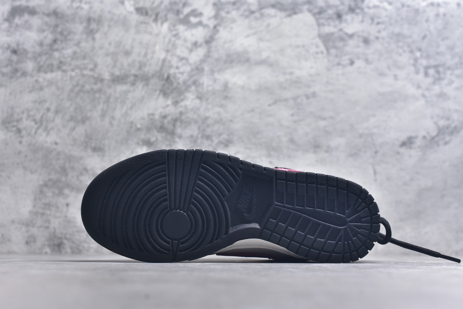 图片[6]-#耐克NIKE DUNK LOW 扣篮系列 复古低帮休闲运动滑板板鞋采用脚感柔软舒适ZoomAir气垫有效吸收滑板等极限运动在落地时带来的冲击力 为街头运动者们提供更好的保护 尺码：36 36.5 37.5 38 38.5 39 40 40.5 41 42 42.5 43 44 45货号：BP0518-093-选品中心