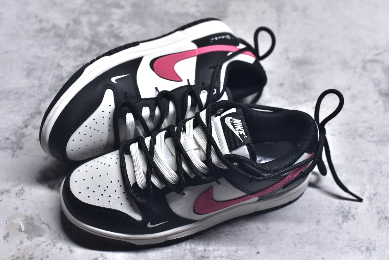 图片[7]-#耐克NIKE DUNK LOW 扣篮系列 复古低帮休闲运动滑板板鞋采用脚感柔软舒适ZoomAir气垫有效吸收滑板等极限运动在落地时带来的冲击力 为街头运动者们提供更好的保护 尺码：36 36.5 37.5 38 38.5 39 40 40.5 41 42 42.5 43 44 45货号：BP0518-093-选品中心