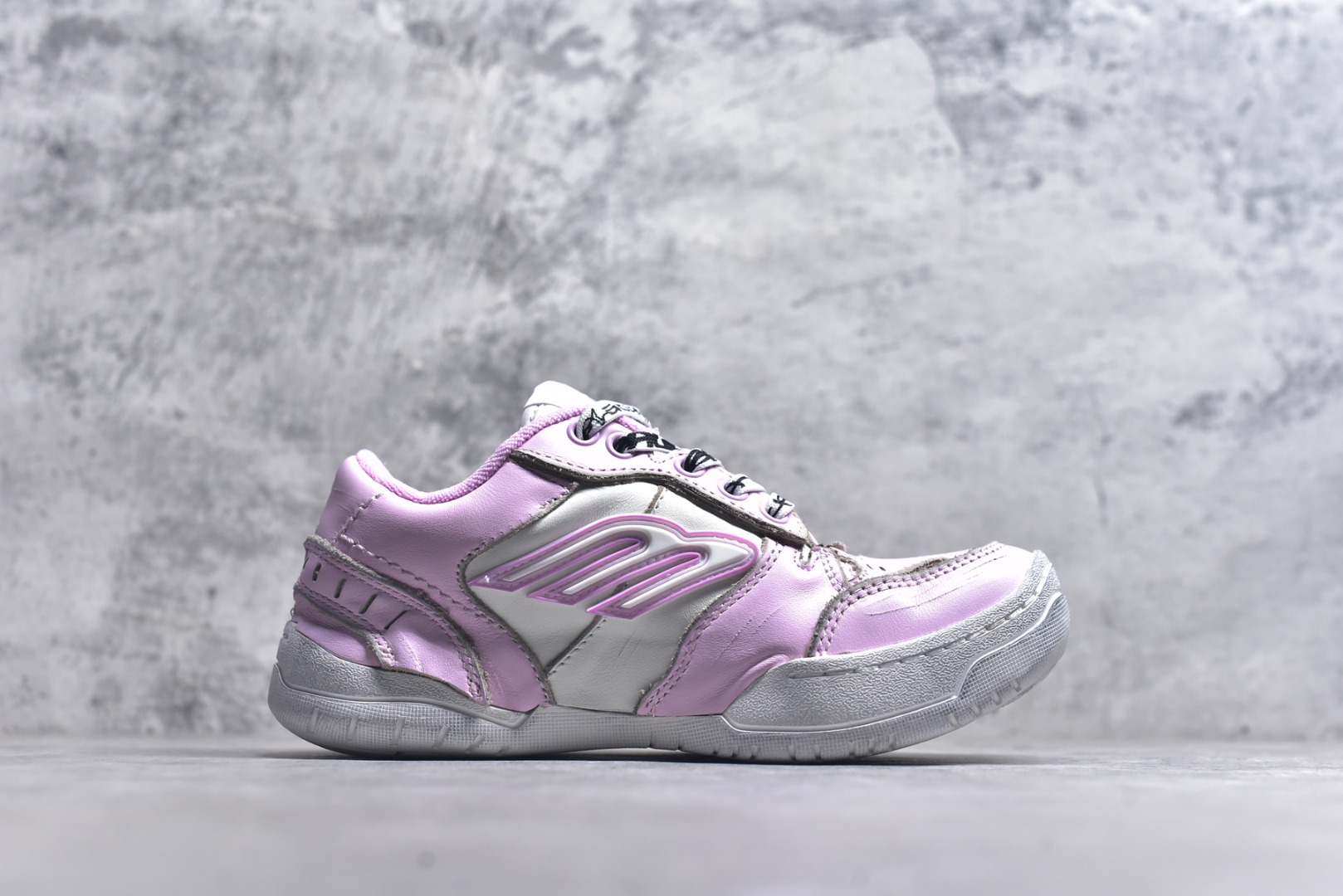 图片[3]-#Balenciaga巴黎世家18代 Hamptons Worn-Out 圆头系带舒适百搭低帮生活休闲鞋老爹鞋 全套原纸板楦头开发 最原汁原味的灵魂版型 原盒原配 正确字体电绣 男女鞋配件防尘袋及卡片全部采用原档案原楦数据开发采用环保纤维革组合网织布鞋面材质 货号：841763 WCURS 5090 尺码：35-46-选品中心