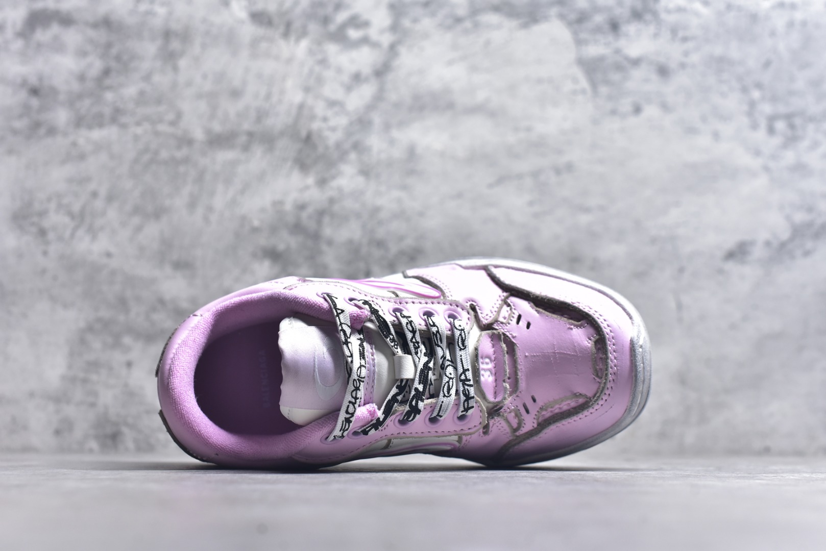 图片[4]-#Balenciaga巴黎世家18代 Hamptons Worn-Out 圆头系带舒适百搭低帮生活休闲鞋老爹鞋 全套原纸板楦头开发 最原汁原味的灵魂版型 原盒原配 正确字体电绣 男女鞋配件防尘袋及卡片全部采用原档案原楦数据开发采用环保纤维革组合网织布鞋面材质 货号：841763 WCURS 5090 尺码：35-46-选品中心