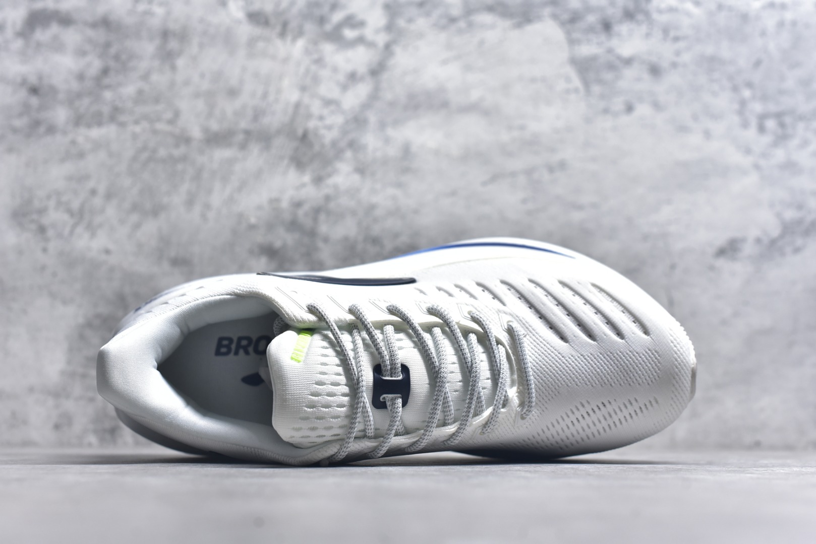 图片[4]-#Brooks布鲁克斯 Glycerin max 舒适简约防滑耐磨 低帮跑步鞋 实拍调校N版已经零色差零失真 百分百还原实物色彩所见即所得 不存在货不对板色差等低级问题 选购参考实物拍摄 不混卖不参货 只用心做好货严格选品 承诺混一赔十 尺码：36 36.5 37.5 38 38.5 39 40 40.5 41 42 42.5 43 44 44.5 45-选品中心