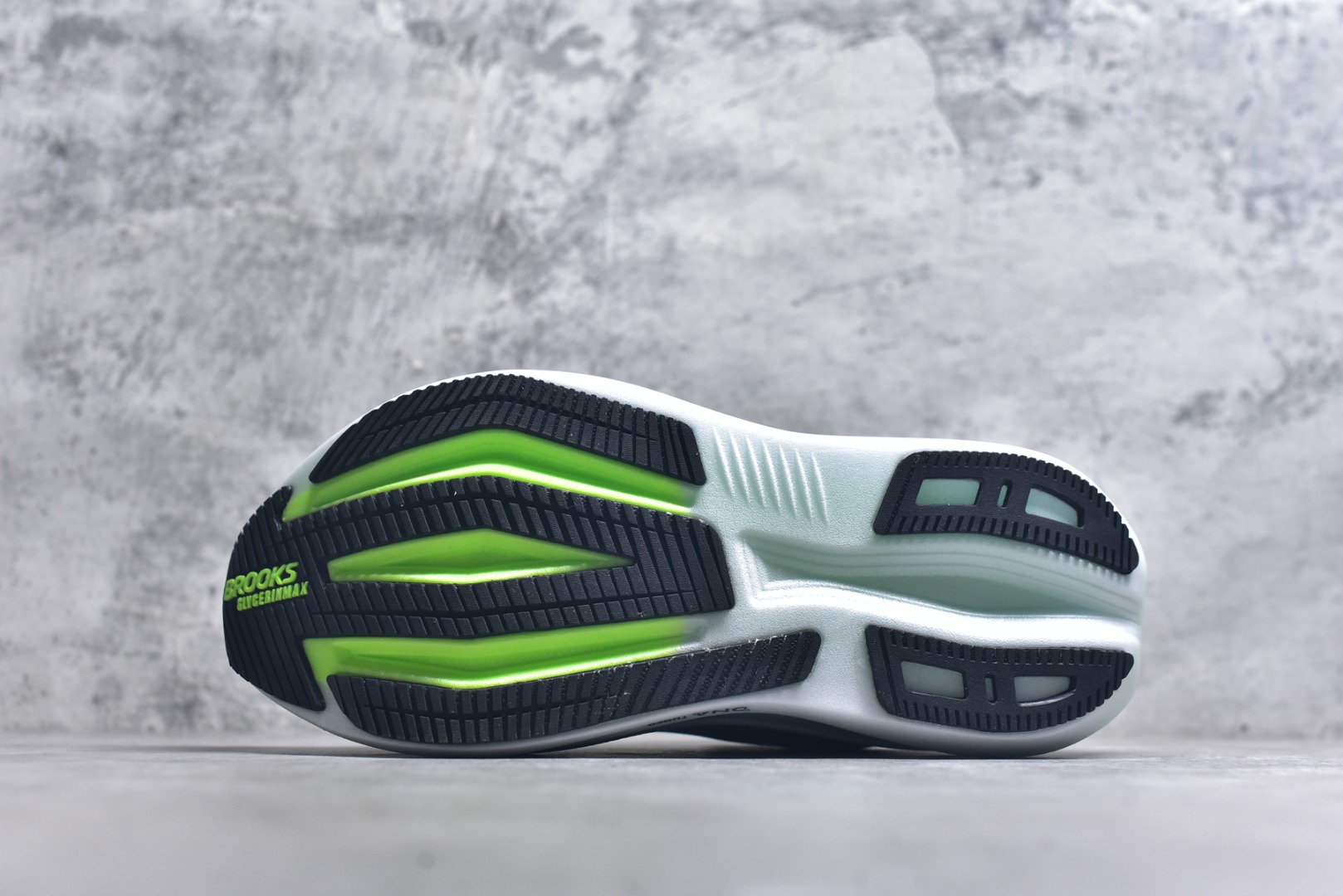图片[6]-#Brooks布鲁克斯 Glycerin max 舒适简约防滑耐磨 低帮跑步鞋 实拍调校N版已经零色差零失真 百分百还原实物色彩所见即所得 不存在货不对板色差等低级问题 选购参考实物拍摄 不混卖不参货 只用心做好货严格选品 承诺混一赔十 尺码：36 36.5 37.5 38 38.5 39 40 40.5 41 42 42.5 43 44 44.5 45-选品中心