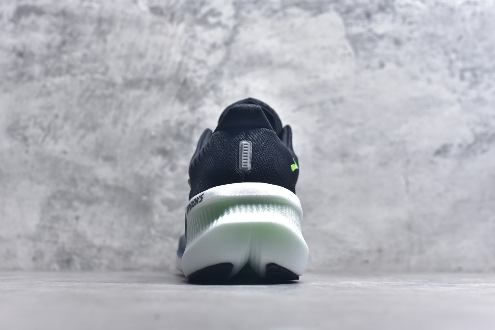 图片[5]-#Brooks布鲁克斯 Glycerin max 舒适简约防滑耐磨 低帮跑步鞋 实拍调校N版已经零色差零失真 百分百还原实物色彩所见即所得 不存在货不对板色差等低级问题 选购参考实物拍摄 不混卖不参货 只用心做好货严格选品 承诺混一赔十 尺码：36 36.5 37.5 38 38.5 39 40 40.5 41 42 42.5 43 44 44.5 45-选品中心