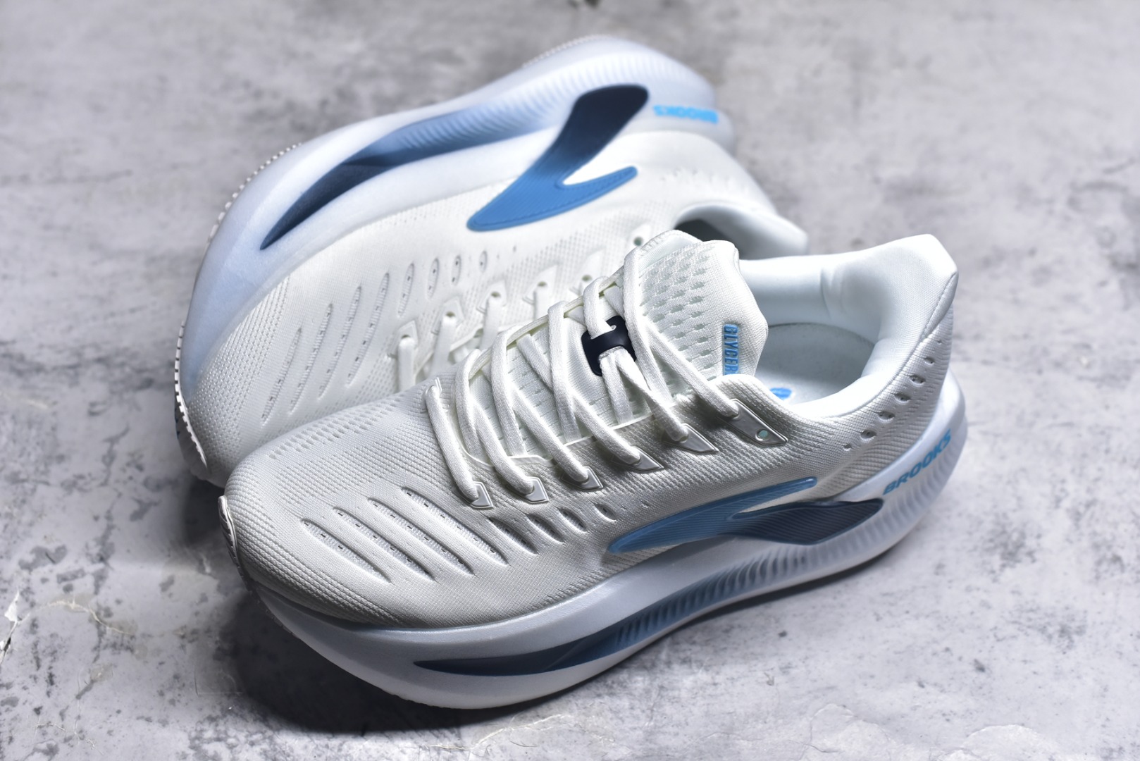 图片[7]-#Brooks布鲁克斯 Glycerin max 舒适简约防滑耐磨 低帮跑步鞋 实拍调校N版已经零色差零失真 百分百还原实物色彩所见即所得 不存在货不对板色差等低级问题 选购参考实物拍摄 不混卖不参货 只用心做好货严格选品 承诺混一赔十 尺码：36 36.5 37.5 38 38.5 39 40 40.5 41 42 42.5 43 44 44.5 45-选品中心