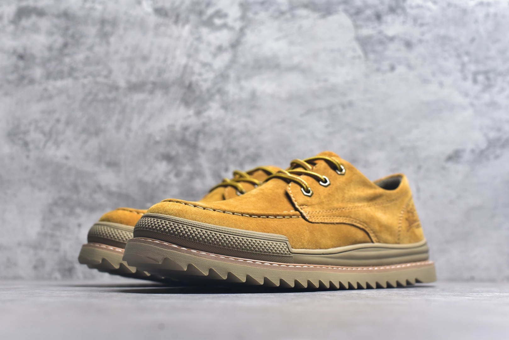 图片[2]-#2025秋冬新款CAT硬汉推土机品牌·卡特Tramp Hike Low款户外休闲低帮男鞋广东中山代工厂原产楦型 台产耐磨麂皮材质 手工马克线固特异缝制工艺 轻量柔韧橡胶防滑大底 正确原盒包装吊牌 完全还原ZP工艺 徒步旅行者百搭休闲旅游休闲鞋 尺码：39 40 41 42 43 44（皮鞋码）-选品中心