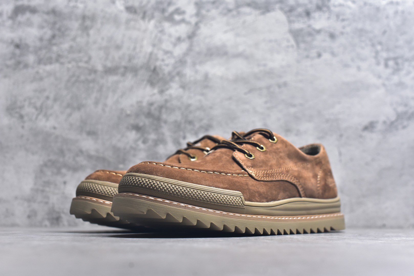 图片[2]-#秋冬新款CAT硬汉推土机品牌·卡特Tramp Hike Low款户外休闲低帮男鞋广东中山代工厂原产楦型 台产耐磨麂皮材质 手工马克线固特异缝制工艺 轻量柔韧橡胶防滑大底 正确原盒包装吊牌 完全还原ZP工艺 徒步旅行者百搭休闲旅游休闲鞋 尺码：39 40 41 42 43 44（皮鞋码）-选品中心