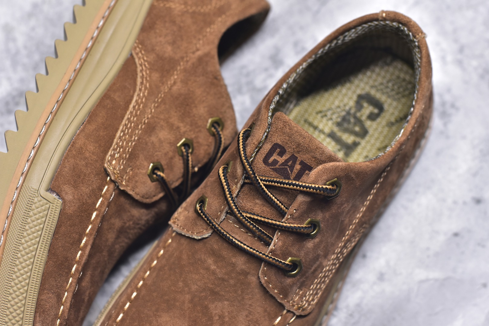 图片[9]-#秋冬新款CAT硬汉推土机品牌·卡特Tramp Hike Low款户外休闲低帮男鞋广东中山代工厂原产楦型 台产耐磨麂皮材质 手工马克线固特异缝制工艺 轻量柔韧橡胶防滑大底 正确原盒包装吊牌 完全还原ZP工艺 徒步旅行者百搭休闲旅游休闲鞋 尺码：39 40 41 42 43 44（皮鞋码）-选品中心