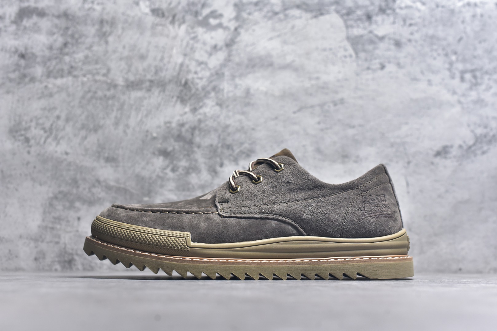 #2025秋冬新款CAT硬汉推土机品牌·卡特Tramp Hike Low款户外休闲低帮男鞋广东中山代工厂原产楦型 台产耐磨麂皮材质 手工马克线固特异缝制工艺 轻量柔韧橡胶防滑大底 正确原盒包装吊牌 完全还原ZP工艺 徒步旅行者百搭休闲旅游休闲鞋 尺码：39 40 41 42 43 44（皮鞋码）-选品中心