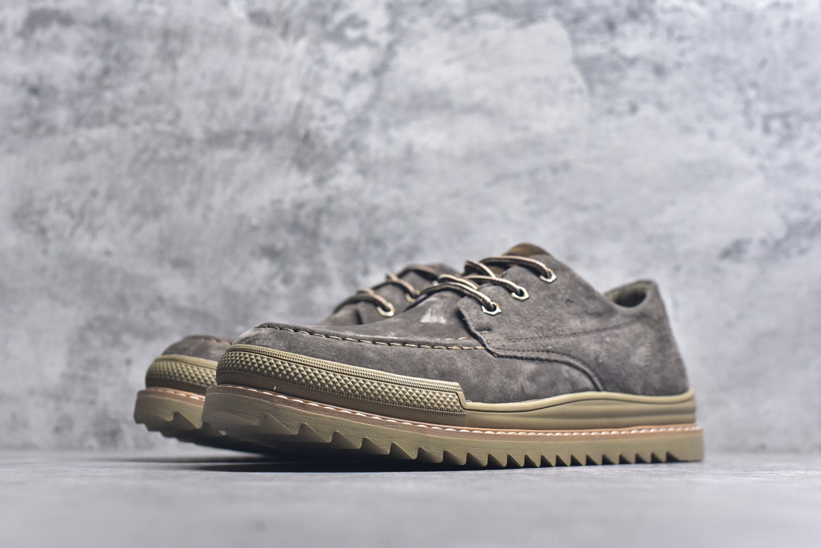 图片[2]-#2025秋冬新款CAT硬汉推土机品牌·卡特Tramp Hike Low款户外休闲低帮男鞋广东中山代工厂原产楦型 台产耐磨麂皮材质 手工马克线固特异缝制工艺 轻量柔韧橡胶防滑大底 正确原盒包装吊牌 完全还原ZP工艺 徒步旅行者百搭休闲旅游休闲鞋 尺码：39 40 41 42 43 44（皮鞋码）-选品中心