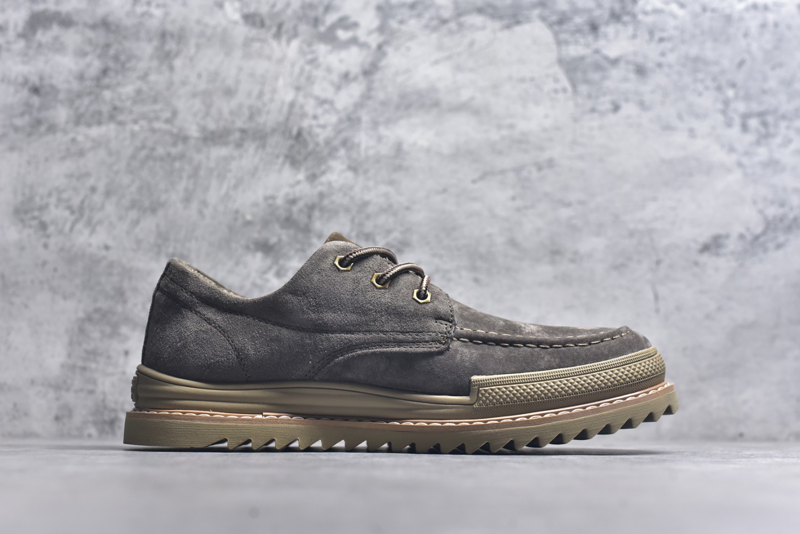 图片[3]-#2025秋冬新款CAT硬汉推土机品牌·卡特Tramp Hike Low款户外休闲低帮男鞋广东中山代工厂原产楦型 台产耐磨麂皮材质 手工马克线固特异缝制工艺 轻量柔韧橡胶防滑大底 正确原盒包装吊牌 完全还原ZP工艺 徒步旅行者百搭休闲旅游休闲鞋 尺码：39 40 41 42 43 44（皮鞋码）-选品中心