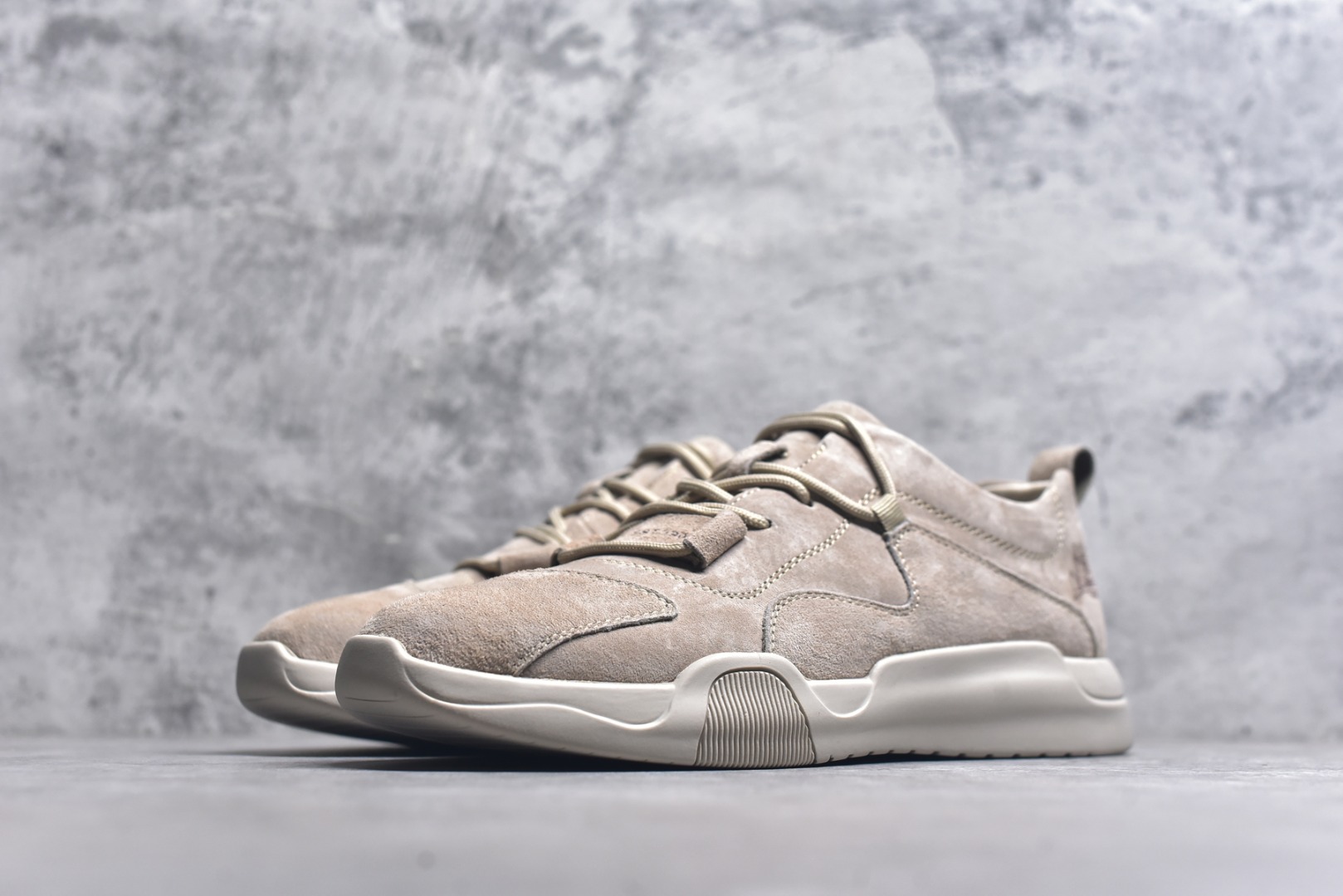 图片[2]-#秋冬款CAT/卡特 经典百搭户外低帮休闲工装靴 官网常年主打款 全鞋真牛皮材料 大底到五金都是代工厂原材料制作 同原版固特异永不开胶工艺 好货不杀猪 首单质量严格把控 某宝代购最畅销的产品 全套官网统一包装 今年冬季防寒户外专用 日常随意搭配 型男必备 717336 尺码：39 40 41 42 43 44 (标准码)-选品中心