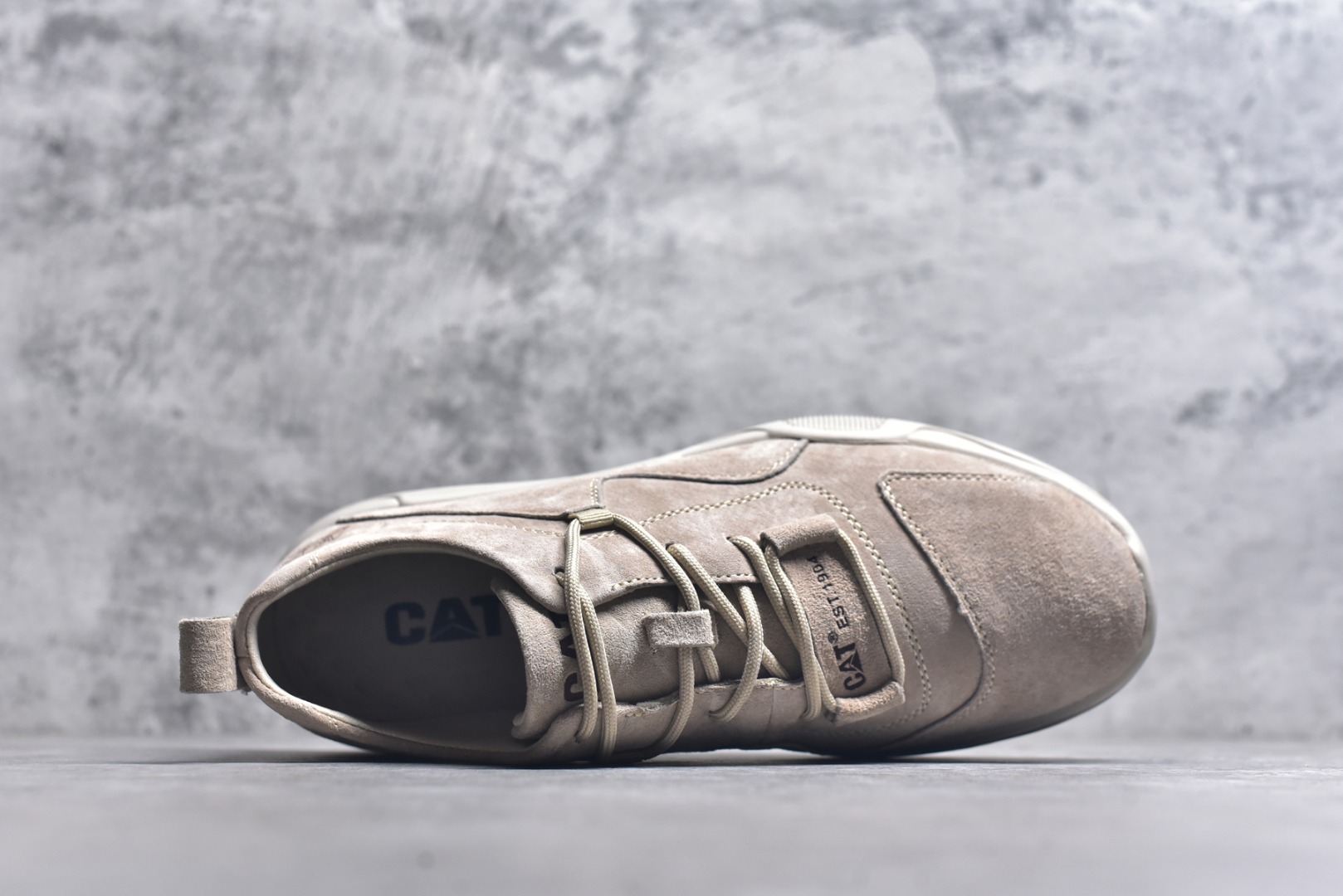 图片[4]-#秋冬款CAT/卡特 经典百搭户外低帮休闲工装靴 官网常年主打款 全鞋真牛皮材料 大底到五金都是代工厂原材料制作 同原版固特异永不开胶工艺 好货不杀猪 首单质量严格把控 某宝代购最畅销的产品 全套官网统一包装 今年冬季防寒户外专用 日常随意搭配 型男必备 717336 尺码：39 40 41 42 43 44 (标准码)-选品中心