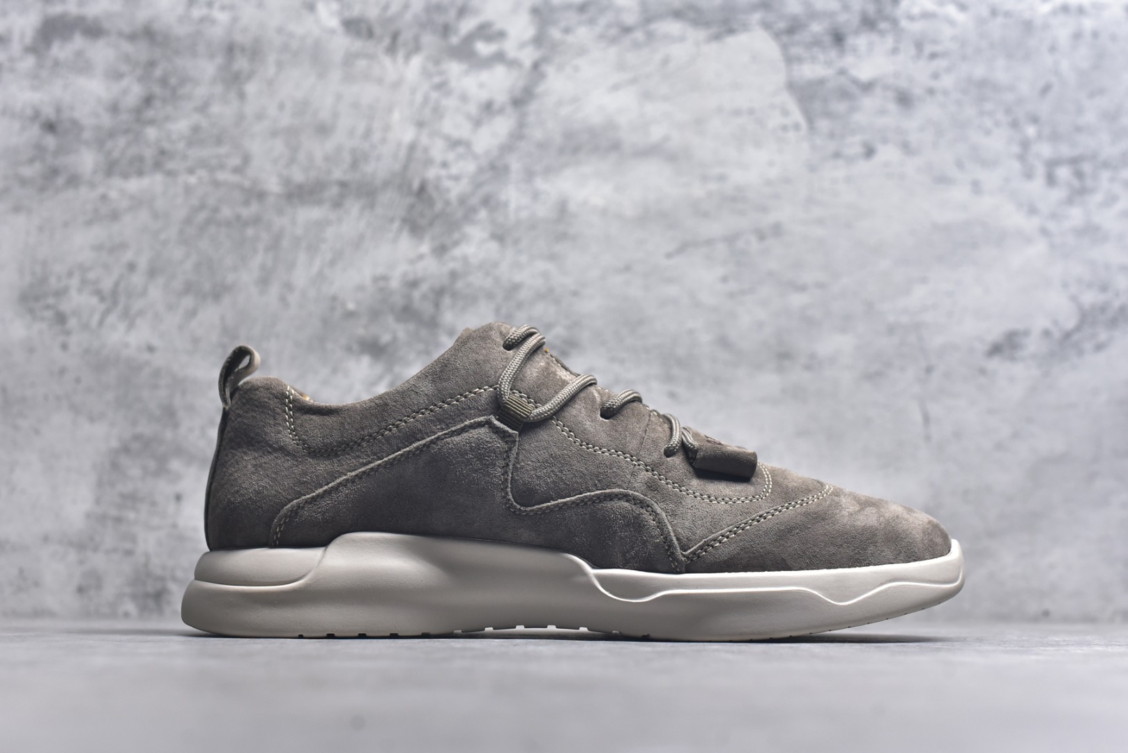 图片[3]-#秋冬款CAT/卡特 经典百搭户外低帮休闲工装靴 官网常年主打款 全鞋真牛皮材料 大底到五金都是代工厂原材料制作 同原版固特异永不开胶工艺 好货不杀猪 首单质量严格把控 某宝代购最畅销的产品 全套官网统一包装 今年冬季防寒户外专用 日常随意搭配 型男必备 717336 尺码：39 40 41 42 43 44 (标准码)-选品中心