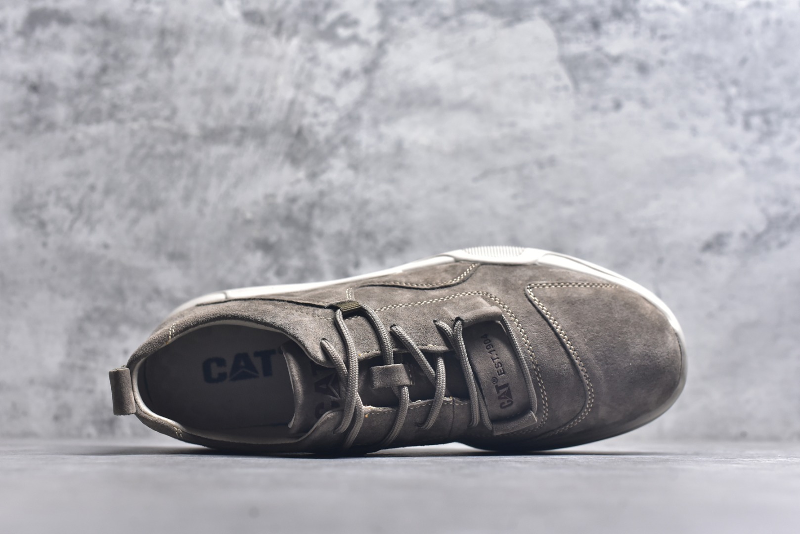 图片[4]-#秋冬款CAT/卡特 经典百搭户外低帮休闲工装靴 官网常年主打款 全鞋真牛皮材料 大底到五金都是代工厂原材料制作 同原版固特异永不开胶工艺 好货不杀猪 首单质量严格把控 某宝代购最畅销的产品 全套官网统一包装 今年冬季防寒户外专用 日常随意搭配 型男必备 717336 尺码：39 40 41 42 43 44 (标准码)-选品中心