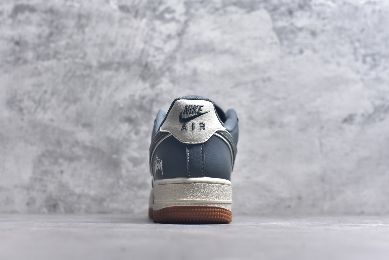 图片[5]-#Nk Air Force 1\’07 Low 斯图西联名-灰白生胶 空军一号低帮休闲板鞋 XZ9688-101 #原楦头原纸板 原装鞋盒 定制五金配件 内置全掌气垫 原厂鞋底 尺码：36 36.5 37.5 38 38.5 39 40 40.5 41 42 42.5 43 44 44.5 45 9.D4-选品中心