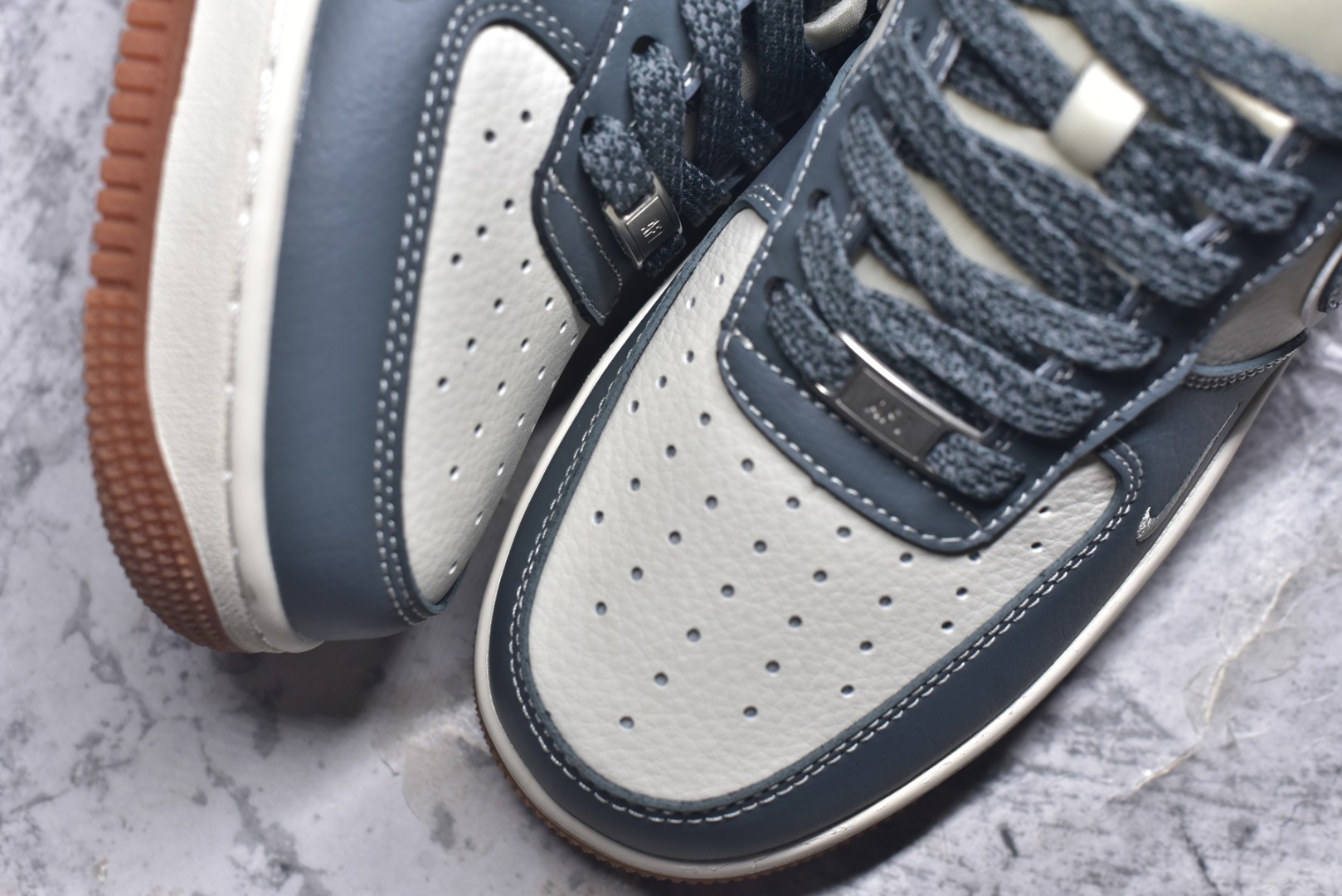 图片[8]-#Nk Air Force 1\’07 Low 斯图西联名-灰白生胶 空军一号低帮休闲板鞋 XZ9688-101 #原楦头原纸板 原装鞋盒 定制五金配件 内置全掌气垫 原厂鞋底 尺码：36 36.5 37.5 38 38.5 39 40 40.5 41 42 42.5 43 44 44.5 45 9.D4-选品中心