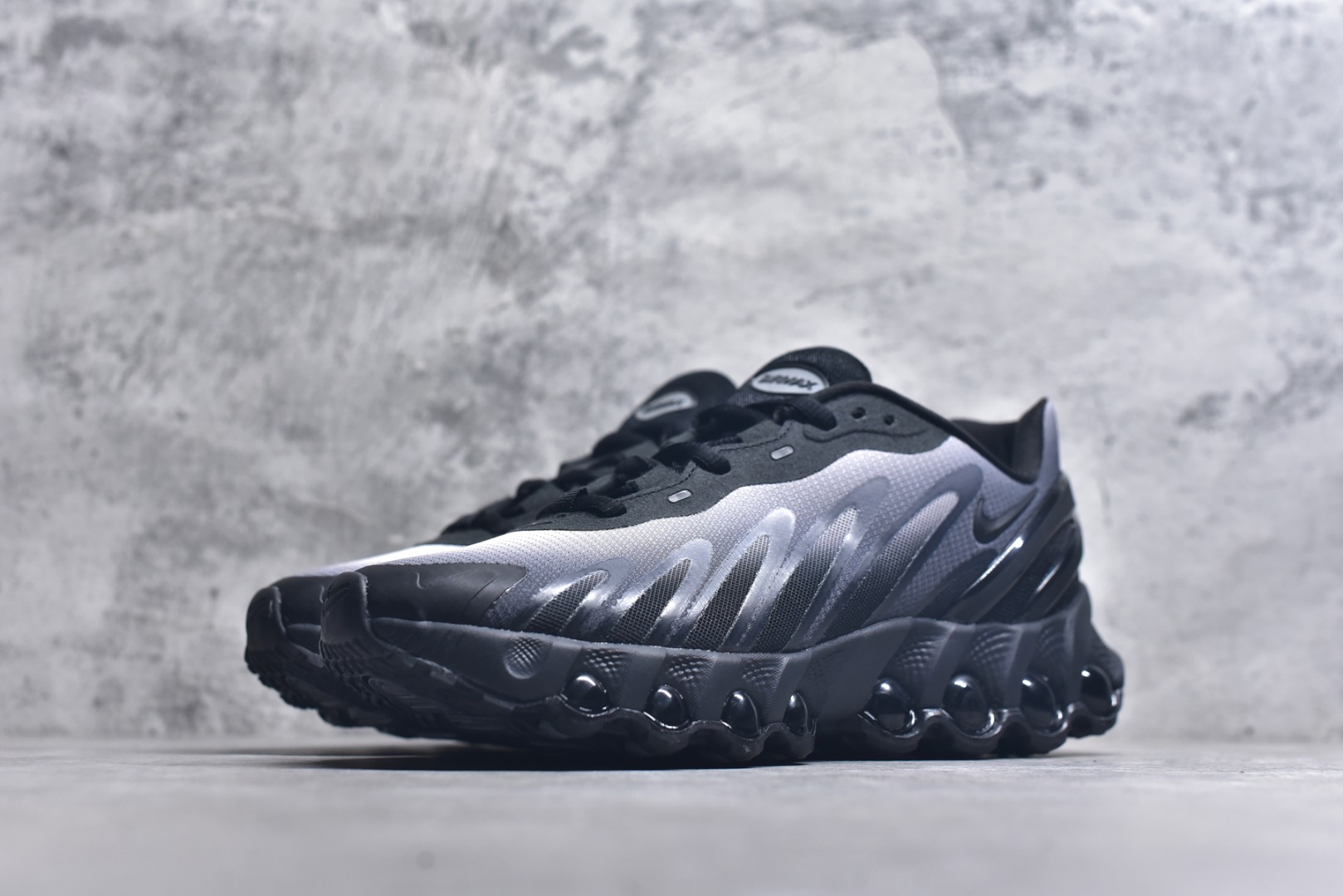 图片[2]-#Nk Air Max Dn8 耐克运动舒适减震气垫跑步鞋 #鞋款旨在透过 Dynamic Air 技术提升全天穿着体验，当中首次采用了全掌 Dynamic Air 系统，内置两组 Air 气垫，并透过八条互相连通的气管形成持续的气压循环，让每一步都更具弹性与灵活度。 货号：IB8869-200 尺码：36-45-选品中心