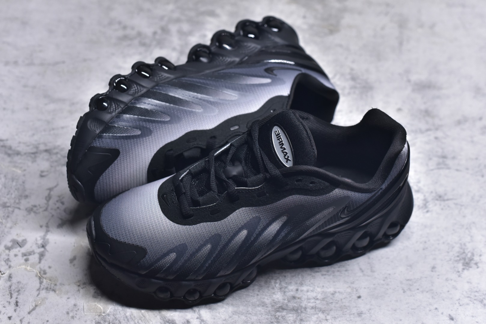 图片[7]-#Nk Air Max Dn8 耐克运动舒适减震气垫跑步鞋 #鞋款旨在透过 Dynamic Air 技术提升全天穿着体验，当中首次采用了全掌 Dynamic Air 系统，内置两组 Air 气垫，并透过八条互相连通的气管形成持续的气压循环，让每一步都更具弹性与灵活度。 货号：IB8869-200 尺码：36-45-选品中心