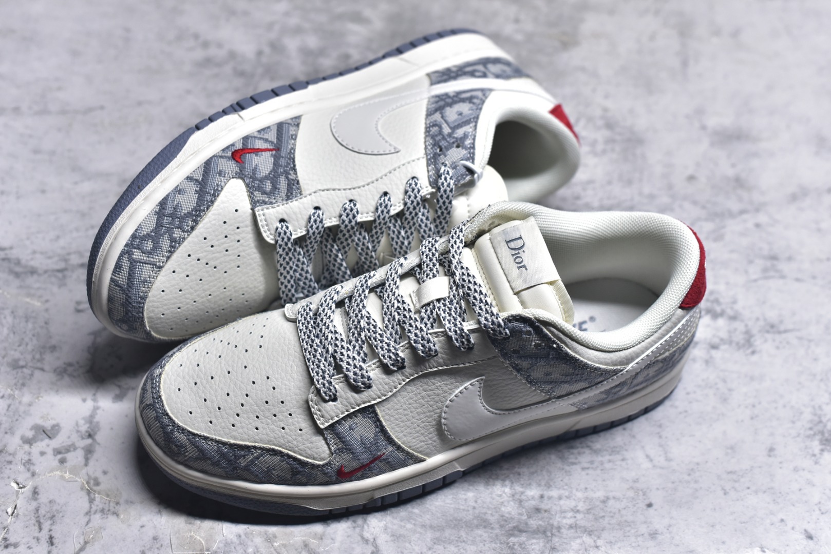 图片[7]-#海外爆款限量发售！Nike SB Dunk Low“迪奥灰花纹” 周年高端定制 低帮休闲板鞋 定制鞋盒 大厂纯原品质出货 超高清洁度 皮料切割干净无任何毛边 细节完美 货号：CS1688-122 尺码：36 36.5 37.5 38 38.5 39 40 40.5 41 42 42.5 43 44 44.5 45-选品中心