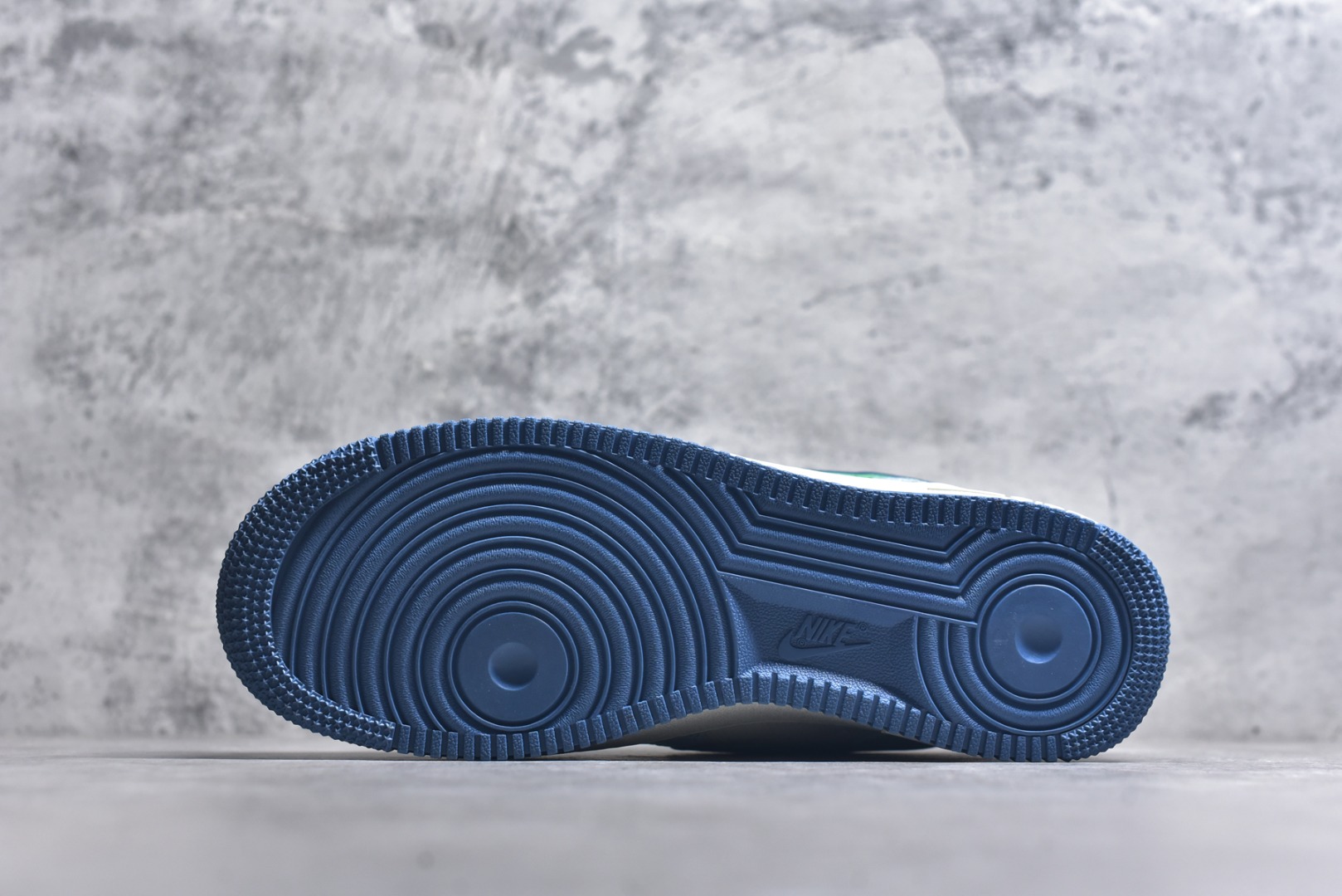 图片[6]-#Nike Air Force 1\’07 Low LV联名 白蓝 空军一号低帮休闲板鞋 YF9511-809 #原楦头原纸板 高端定制鞋盒 原厂鞋底 超高清洁度 细节完美 尺码：36 36.5 37.5 38 38.5 39 40 40.5 41 42 42.5 43 44 44.5 45 9.D4-选品中心