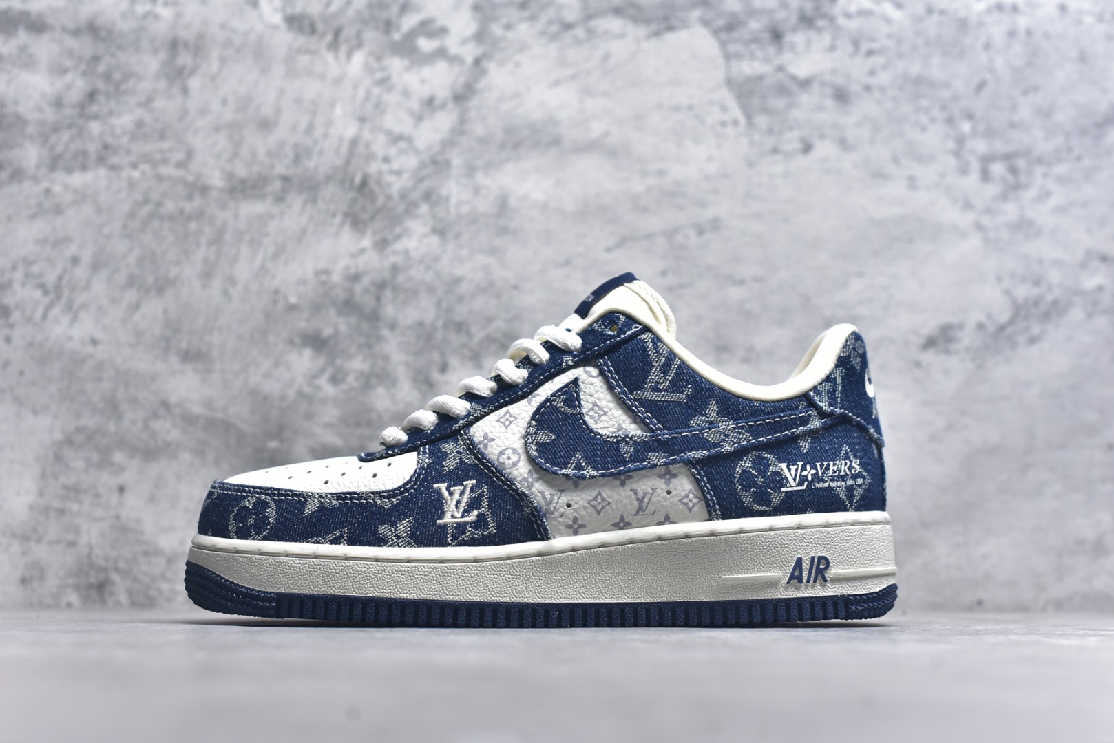 #Nike Air Force 1\'07 Low LV联名 白蓝 空军一号低帮休闲板鞋 YF9511-811 #原楦头原纸板 原装鞋盒 定制五金配件 内置全掌气垫 原厂鞋底 尺码：36 36.5 37.5 38 38.5 39 40 40.5 41 42 42.5 43 44 44.5 45 9.D4-选品中心