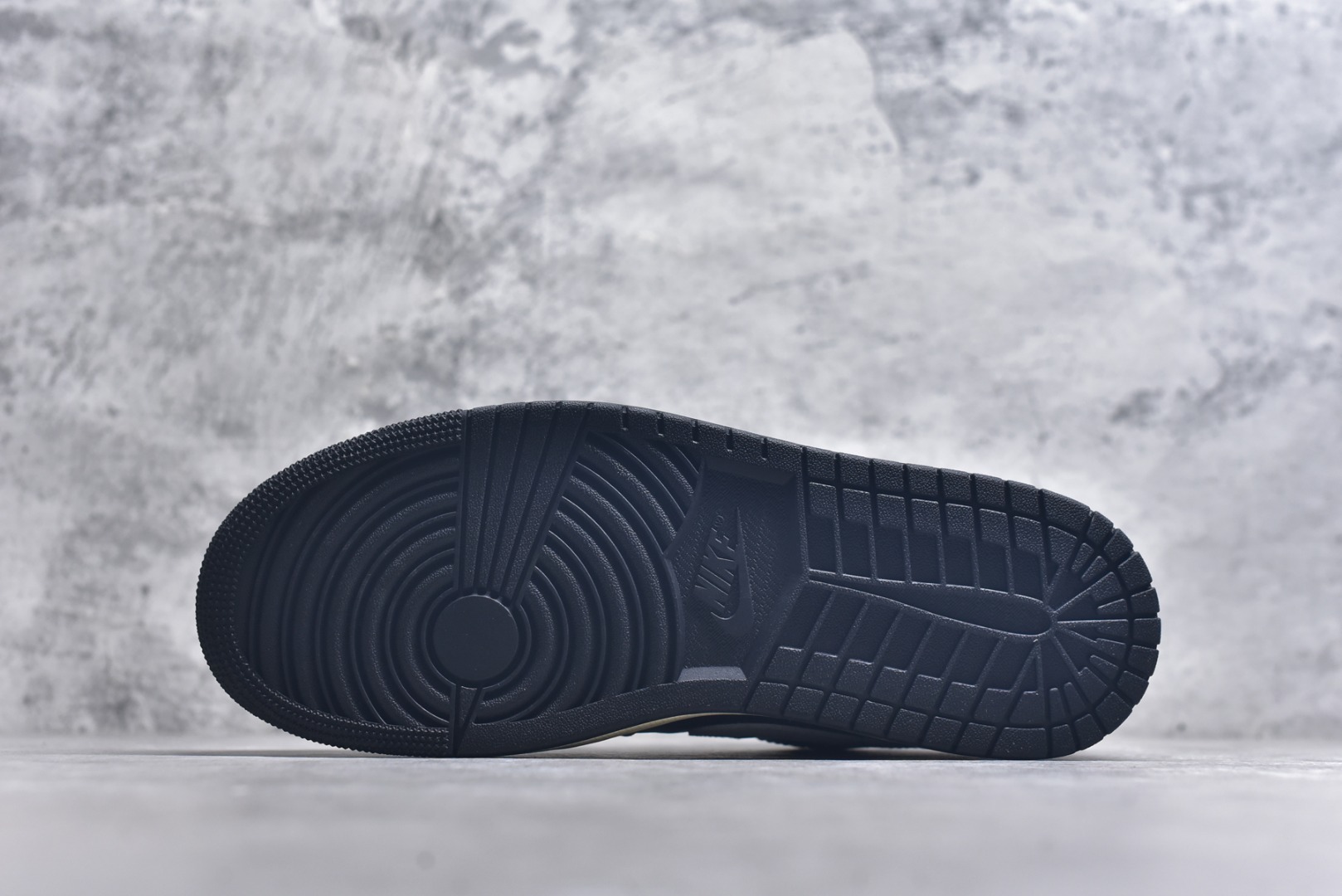 图片[6]-#Air Jordan AJ1 Low 低帮 HQ2010-012 终端优势供应 市面中低帮最具代表性版本没有之一 口碑大厂出品 品控大底版型不断改良更新 全套原纸板楦头开发 确保原汁原味 完美呈现版型 完美零毛边处理 原厂内置全掌气垫 价格定位良心 平台专用代工流水线出品 一眼公司既视感 拿到手的一瞬间就与众不同 碾压市面所有版本 全部原鞋开发 每一个配色都会采购原鞋确认细节 打破市面看图做货无好货之说 尺码：35.5 36 36.5 37.5 38 38.5 39 40 40.5 41 42 42.5 43 44 44.5 45 46-选品中心