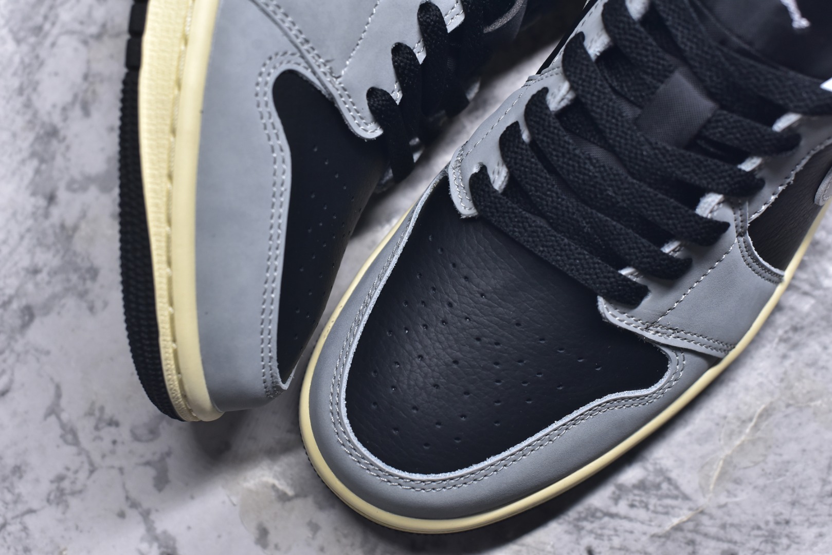 图片[8]-#Air Jordan AJ1 Low 低帮 HQ2010-012 终端优势供应 市面中低帮最具代表性版本没有之一 口碑大厂出品 品控大底版型不断改良更新 全套原纸板楦头开发 确保原汁原味 完美呈现版型 完美零毛边处理 原厂内置全掌气垫 价格定位良心 平台专用代工流水线出品 一眼公司既视感 拿到手的一瞬间就与众不同 碾压市面所有版本 全部原鞋开发 每一个配色都会采购原鞋确认细节 打破市面看图做货无好货之说 尺码：35.5 36 36.5 37.5 38 38.5 39 40 40.5 41 42 42.5 43 44 44.5 45 46-选品中心