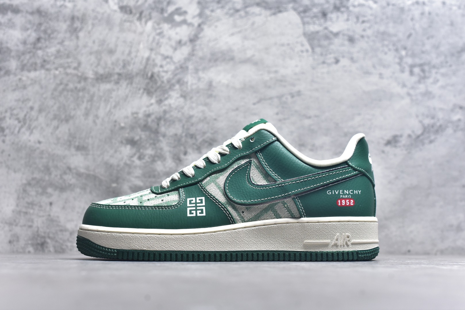 #海外限量发售！NIke Air Force 1 \'07 Low 纪梵希联名--青绿牛仔 空军一号低帮 运动鞋 休闲鞋 折边针车 工艺难度大 原楦头原纸板 高级牛仔 高端定制鞋盒 原厂鞋底 超高清洁度 细节完美 货号：DK0188-088 尺码：36 36.5 37.5 38 38.5 39 40 40.5 41 42 42.5 43 44 44.5 45-选品中心