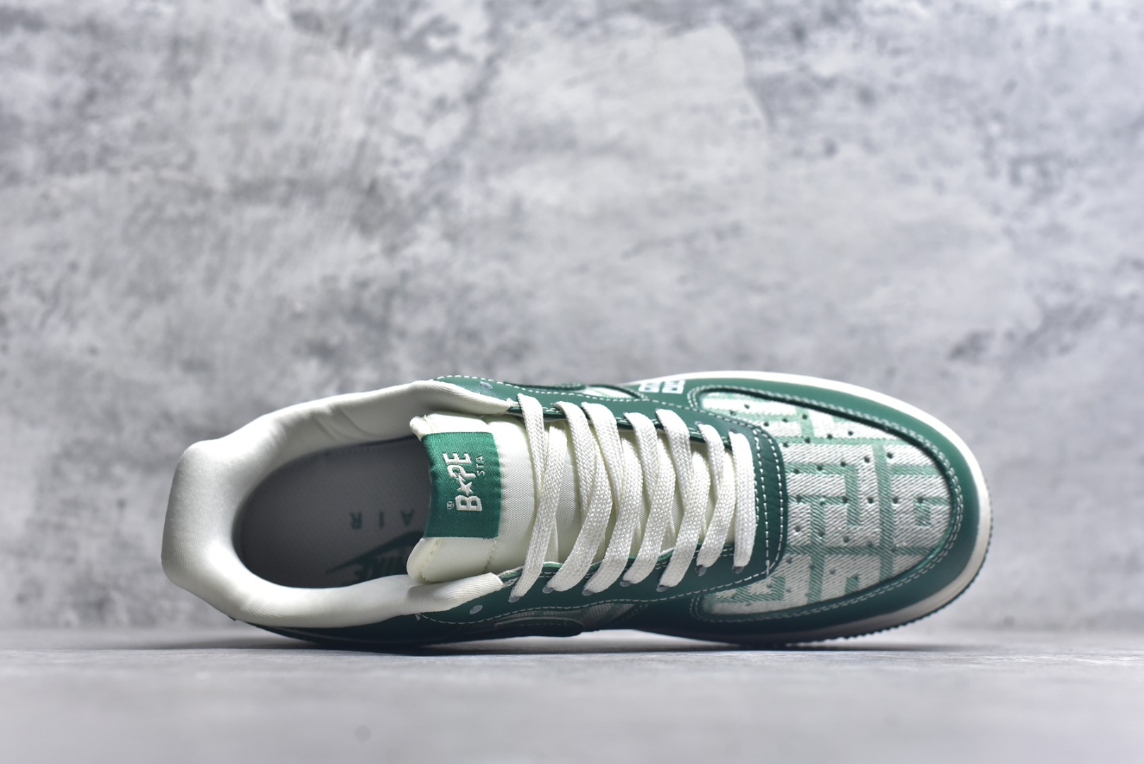 图片[4]-#海外限量发售！NIke Air Force 1 \’07 Low 纪梵希联名–青绿牛仔 空军一号低帮 运动鞋 休闲鞋 折边针车 工艺难度大 原楦头原纸板 高级牛仔 高端定制鞋盒 原厂鞋底 超高清洁度 细节完美 货号：DK0188-088 尺码：36 36.5 37.5 38 38.5 39 40 40.5 41 42 42.5 43 44 44.5 45-选品中心