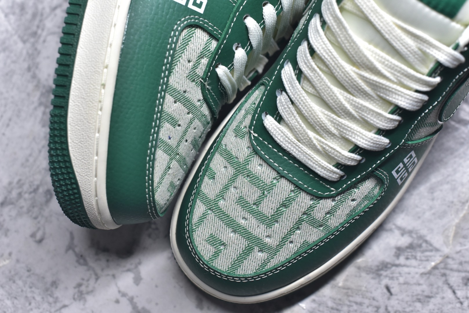 图片[8]-#海外限量发售！NIke Air Force 1 \’07 Low 纪梵希联名–青绿牛仔 空军一号低帮 运动鞋 休闲鞋 折边针车 工艺难度大 原楦头原纸板 高级牛仔 高端定制鞋盒 原厂鞋底 超高清洁度 细节完美 货号：DK0188-088 尺码：36 36.5 37.5 38 38.5 39 40 40.5 41 42 42.5 43 44 44.5 45-选品中心