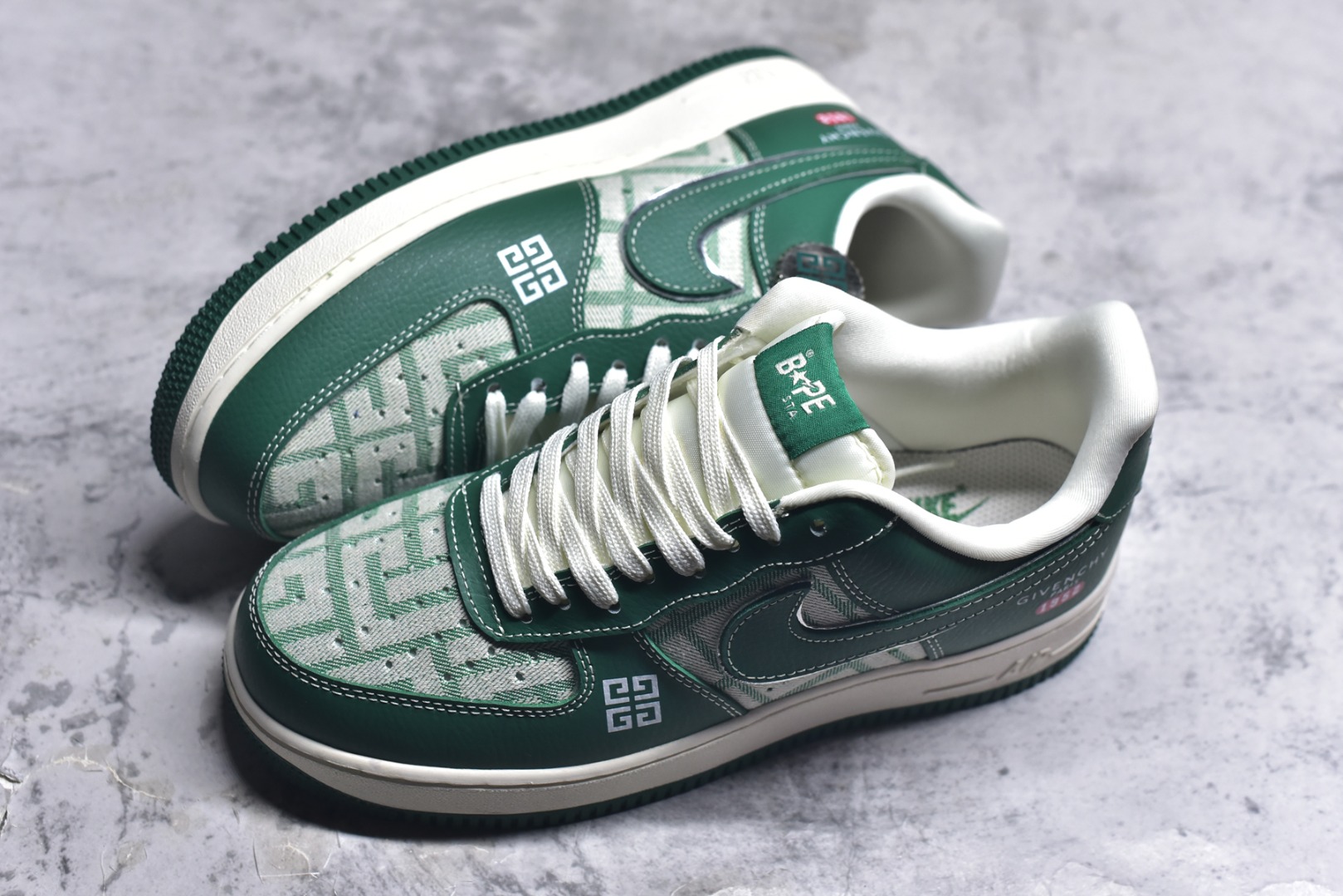 图片[7]-#海外限量发售！NIke Air Force 1 \’07 Low 纪梵希联名–青绿牛仔 空军一号低帮 运动鞋 休闲鞋 折边针车 工艺难度大 原楦头原纸板 高级牛仔 高端定制鞋盒 原厂鞋底 超高清洁度 细节完美 货号：DK0188-088 尺码：36 36.5 37.5 38 38.5 39 40 40.5 41 42 42.5 43 44 44.5 45-选品中心