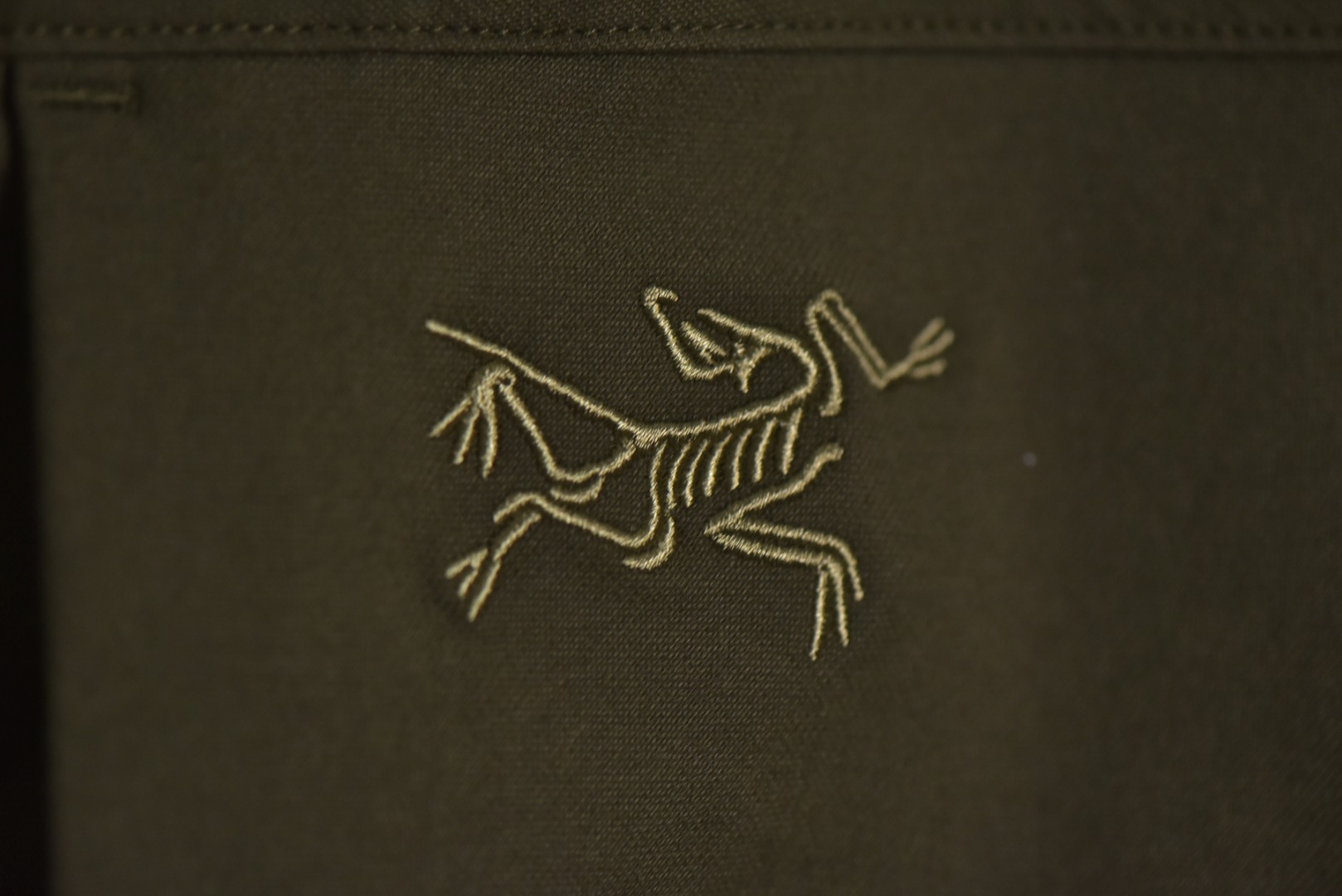 图片[3]-#ARCTERYX 始祖鸟Birds-CCO-Logo户外衬衫系列 ❗ 现货供应 全年售后❗ 温馨提示❗（只做高端产品） DF巅峰 踏上巅峰❗ 颜色：黑色.浅绿.卡其.蓝色.军绿 尺码：XXS.XS.S. M .L .XL. XXL.-选品中心