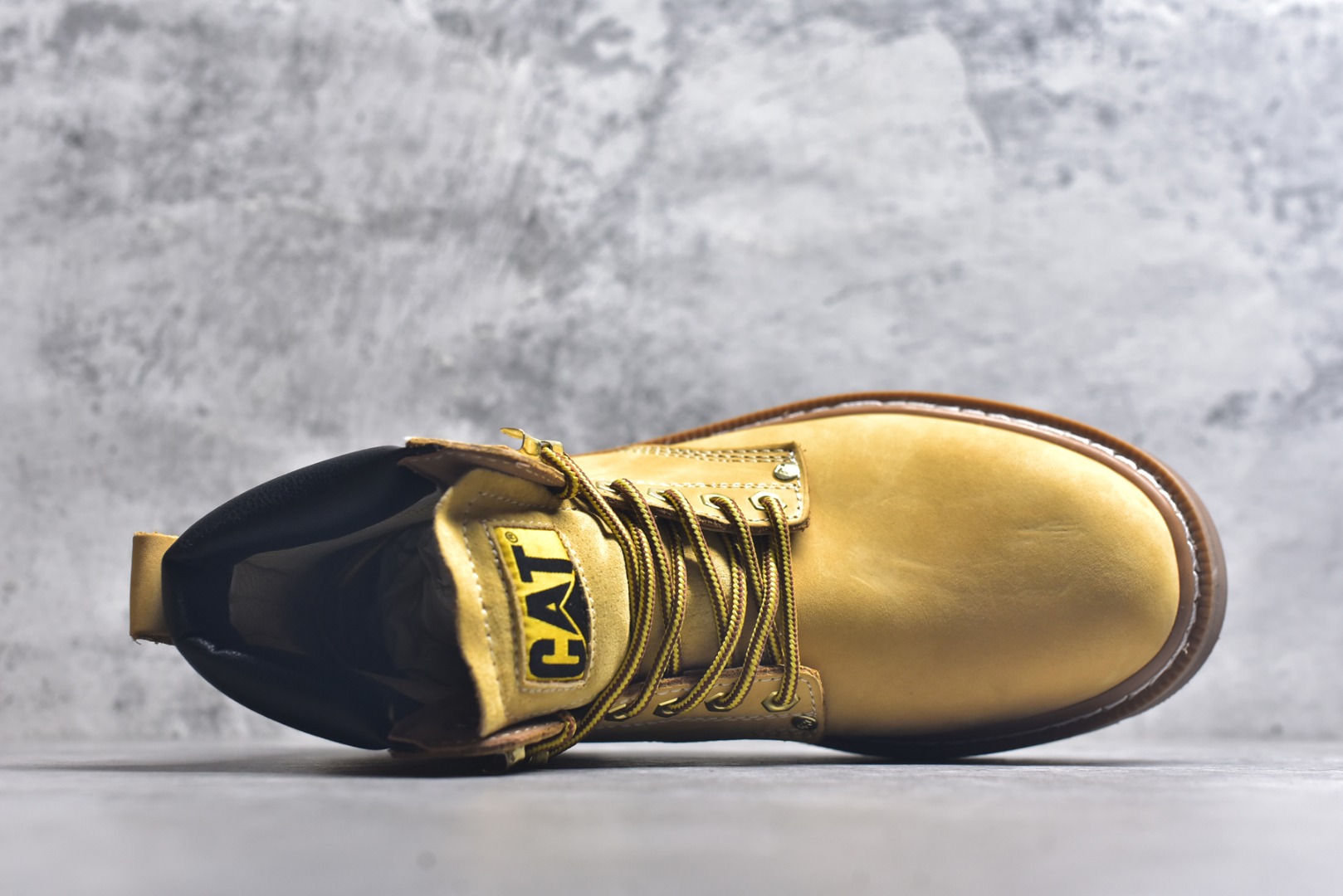 图片[4]-#CAT 卡特经典百搭户外休闲工装靴水晶底系列 PWC73010-940 官网常年主打款 历年经典热销 堪称正品复印全新出炉 工艺品质基本无法辨别出真假 专为高端海淘代购客户准备 此款每年销量爆炸 由于纯手工机打走线 做工极其复杂 在保证品质的情况下 工厂产量有限 基本上供不应求永不开胶技术 五金 皮质材料 橡胶水晶大底 各处小细节只和正品对比 尺码：39-44（皮鞋码）-选品中心