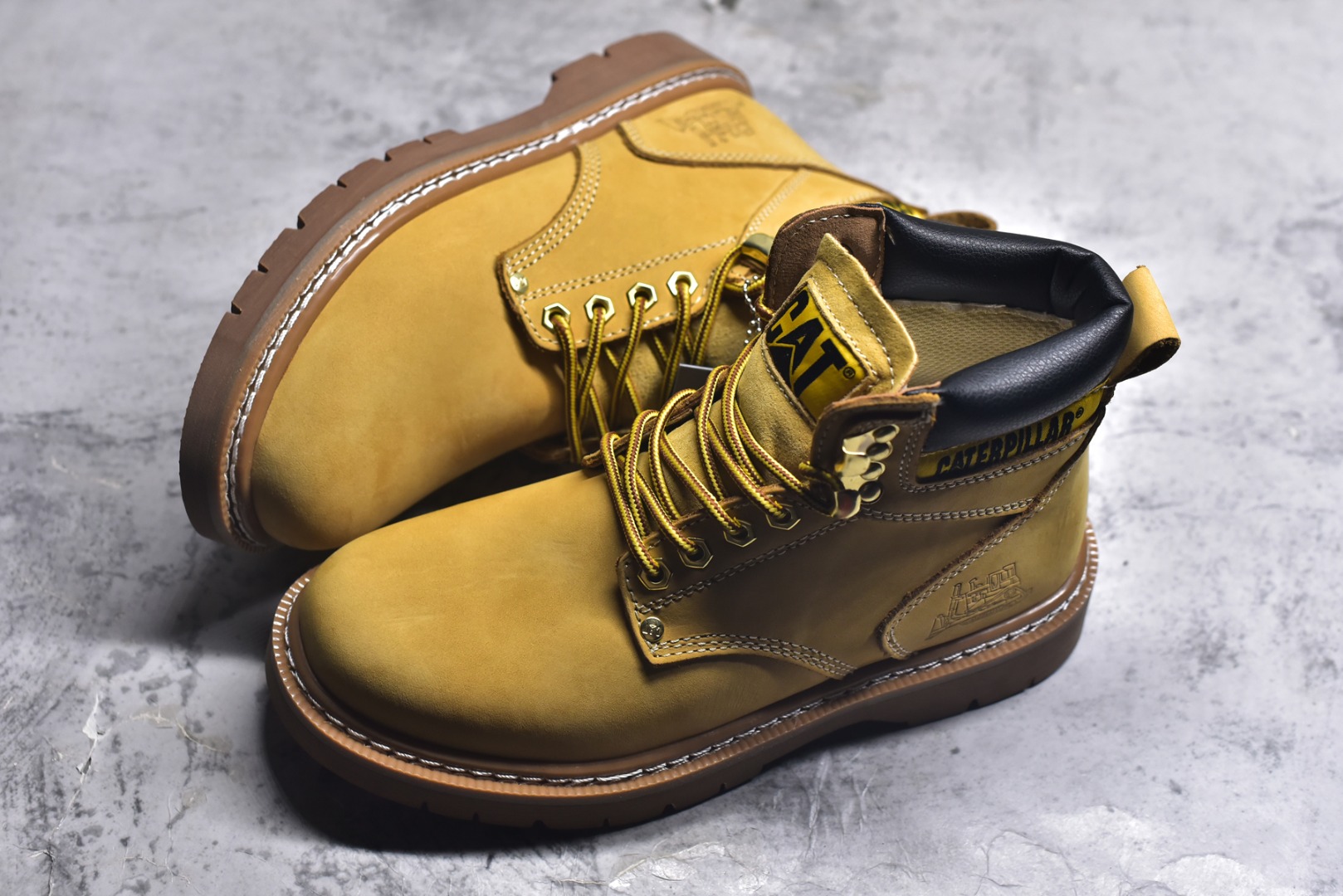 图片[7]-#CAT 卡特经典百搭户外休闲工装靴水晶底系列 PWC73010-940 官网常年主打款 历年经典热销 堪称正品复印全新出炉 工艺品质基本无法辨别出真假 专为高端海淘代购客户准备 此款每年销量爆炸 由于纯手工机打走线 做工极其复杂 在保证品质的情况下 工厂产量有限 基本上供不应求永不开胶技术 五金 皮质材料 橡胶水晶大底 各处小细节只和正品对比 尺码：39-44（皮鞋码）-选品中心