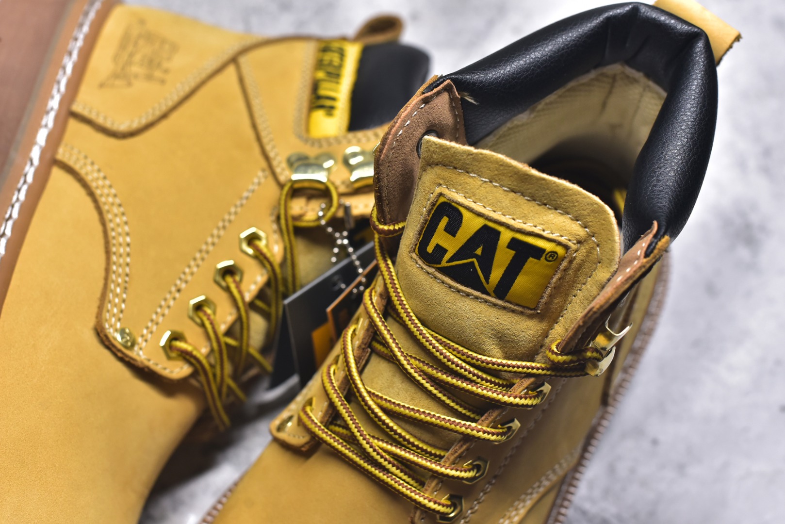 图片[9]-#CAT 卡特经典百搭户外休闲工装靴水晶底系列 PWC73010-940 官网常年主打款 历年经典热销 堪称正品复印全新出炉 工艺品质基本无法辨别出真假 专为高端海淘代购客户准备 此款每年销量爆炸 由于纯手工机打走线 做工极其复杂 在保证品质的情况下 工厂产量有限 基本上供不应求永不开胶技术 五金 皮质材料 橡胶水晶大底 各处小细节只和正品对比 尺码：39-44（皮鞋码）-选品中心