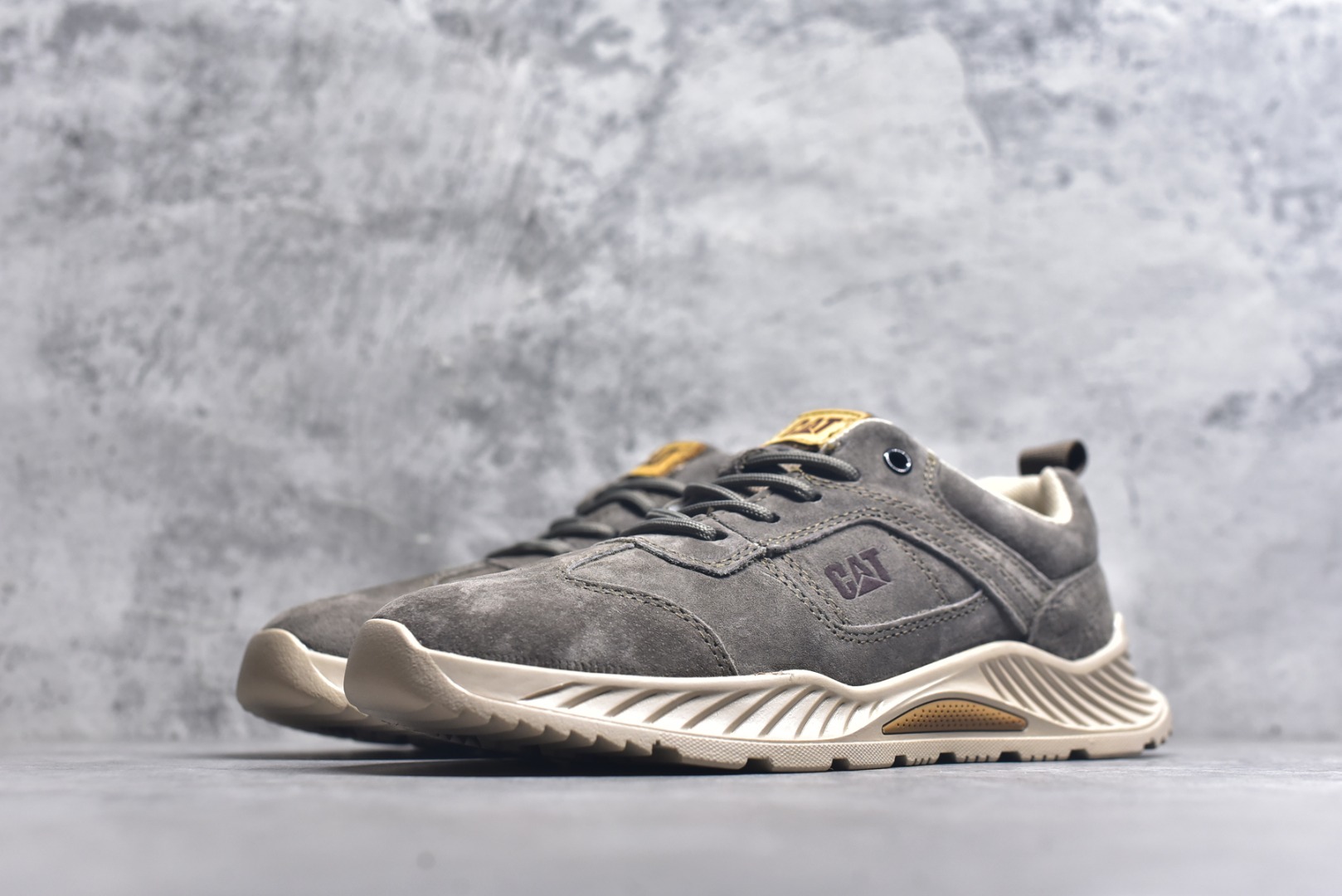 图片[2]-#CAT/卡特 Tramp Hike Low 客制款 8058 户外休闲低帮男鞋 台产耐磨麂皮材质 手工缝线固特异缝制工艺轻量柔韧橡胶防滑大底 日常随意搭配 型男必备 尺码：39 40 41 42 43 44-选品中心