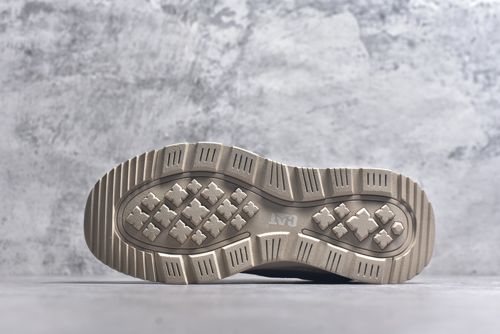 图片[6]-#CAT/卡特 Tramp Hike Low 客制款 8058 户外休闲低帮男鞋 台产耐磨麂皮材质 手工缝线固特异缝制工艺轻量柔韧橡胶防滑大底 日常随意搭配 型男必备 尺码：39 40 41 42 43 44-选品中心