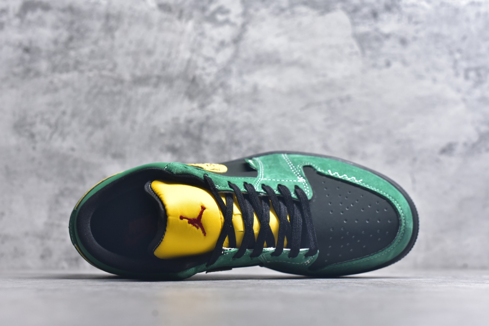 图片[4]-#海外爆款限量发售！Nike Jordan Air Jordan 1“斯图西联名——复古绿” 高端定制 低帮 复古 减震 防滑 耐磨 篮球鞋 定制鞋盒 大厂纯原品质出货 超高清洁度 皮料切割干净无任何毛边 细节完美 货号：LR8886-011 尺码：36 36.5 37.5 38 38.5 39 40 40.5 41 42 42.5 43 44 44.5 45-选品中心