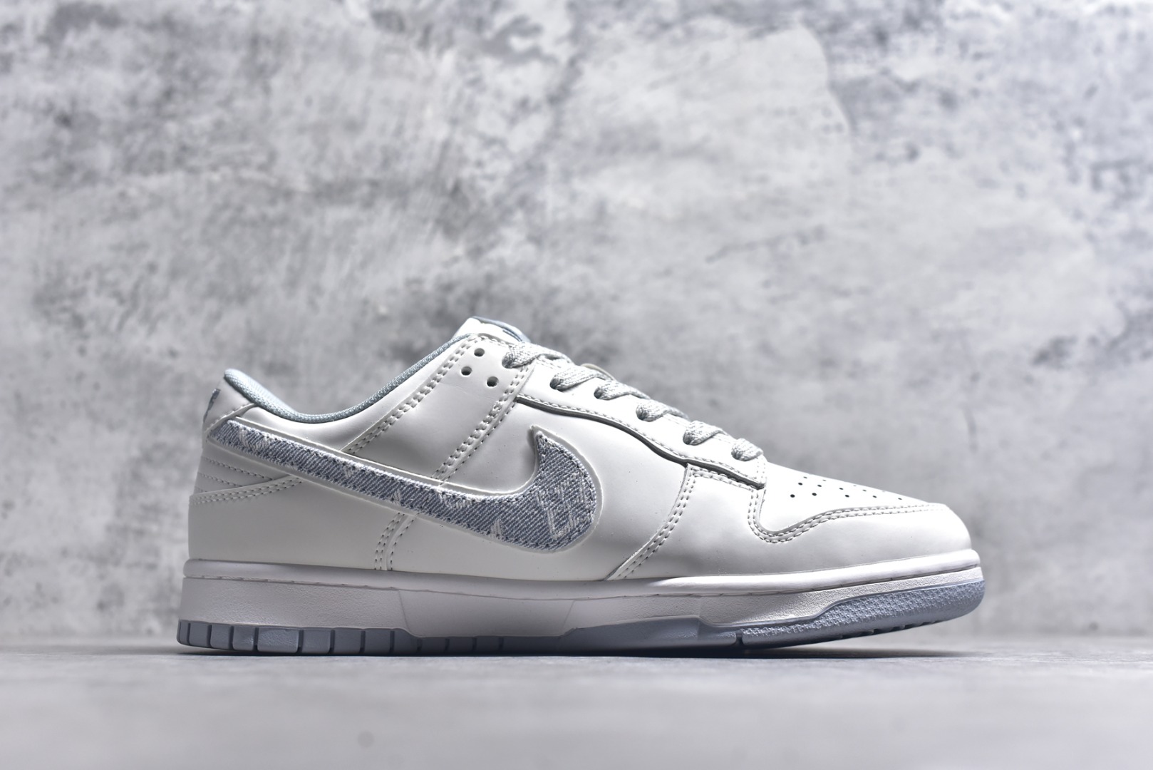 图片[3]-#Nike SB Dunk Low LV联名 灰牛仔勾 周年高端定制 低帮休闲板鞋 CS1688-126 #定制鞋盒 大厂纯原品质出货 超高清洁度 皮料切割干净无任何毛边 细节完美 尺码：36 36.5 37.5 38 38.5 39 40 40.5 41 42 42.5 43 44 44.5 45 9.E5-选品中心