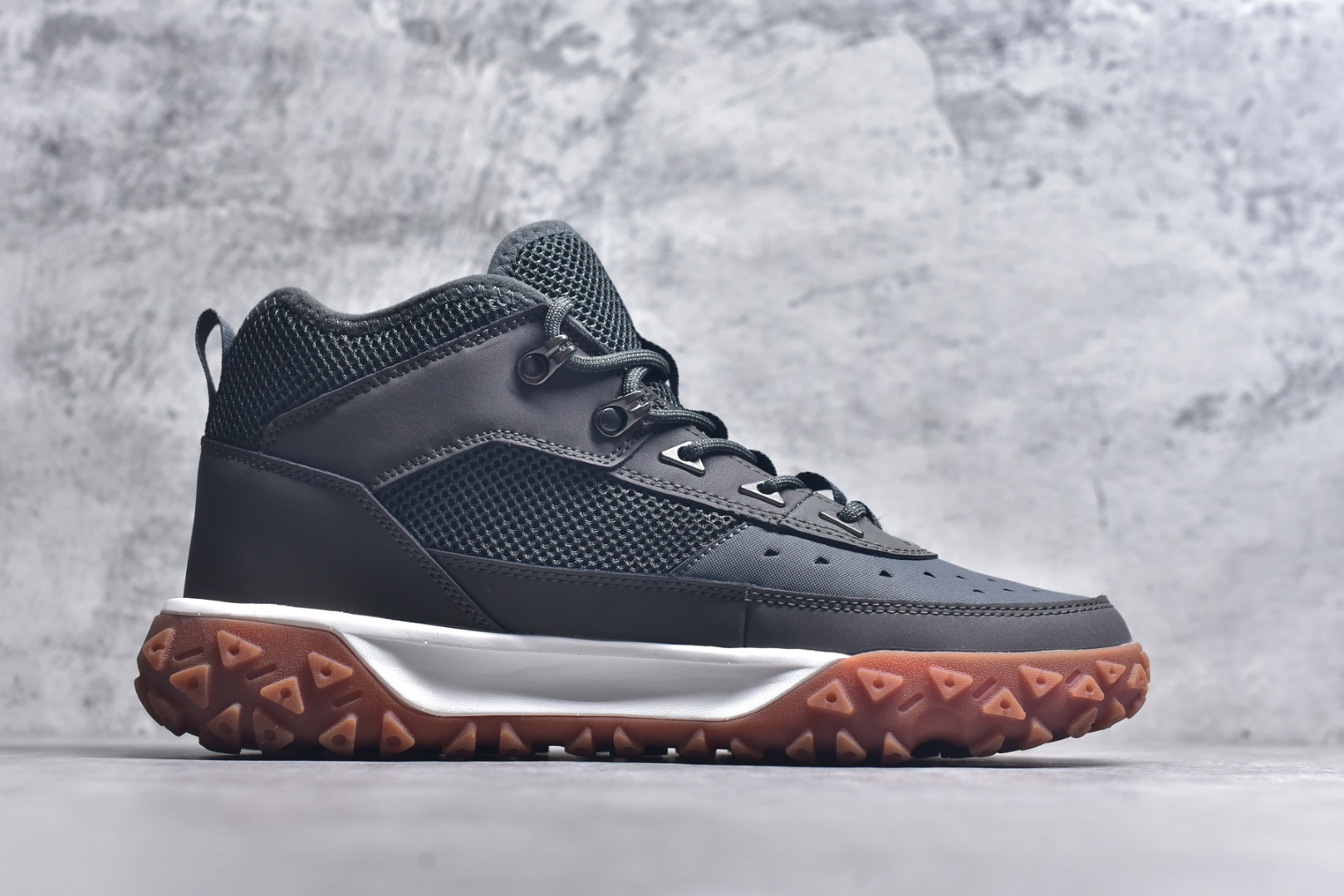 图片[3]-#Timberland添柏岚，户外高帮休闲大黄靴系列 广东大厂品质 原盒原包装 24ss新款 时尚潮流搭配 面料采用意大利🇮🇹顶级磨砂细纹牛皮 搭配防臭防腐真皮乳胶鞋垫 大底到五金都是代工厂原材料制作 同原版固特异永不开胶工艺 好货不杀猪 首单质量严格把控 全网独家首发 品质毋庸置疑 全套官网统一包装 给您完美的穿着体验 质量考究耐穿 型男必备 专治不帅 高品质脚感一流 今年冬季防寒户外专用 日常随意搭配 货号：TB-0A6A98-Y55 尺码：40-41-41.5-42-43-43.5-44-44.5-45-45.5-46-选品中心