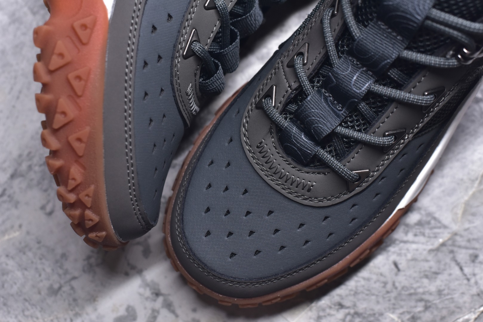 图片[8]-#Timberland添柏岚，户外高帮休闲大黄靴系列 广东大厂品质 原盒原包装 24ss新款 时尚潮流搭配 面料采用意大利🇮🇹顶级磨砂细纹牛皮 搭配防臭防腐真皮乳胶鞋垫 大底到五金都是代工厂原材料制作 同原版固特异永不开胶工艺 好货不杀猪 首单质量严格把控 全网独家首发 品质毋庸置疑 全套官网统一包装 给您完美的穿着体验 质量考究耐穿 型男必备 专治不帅 高品质脚感一流 今年冬季防寒户外专用 日常随意搭配 货号：TB-0A6A98-Y55 尺码：40-41-41.5-42-43-43.5-44-44.5-45-45.5-46-选品中心