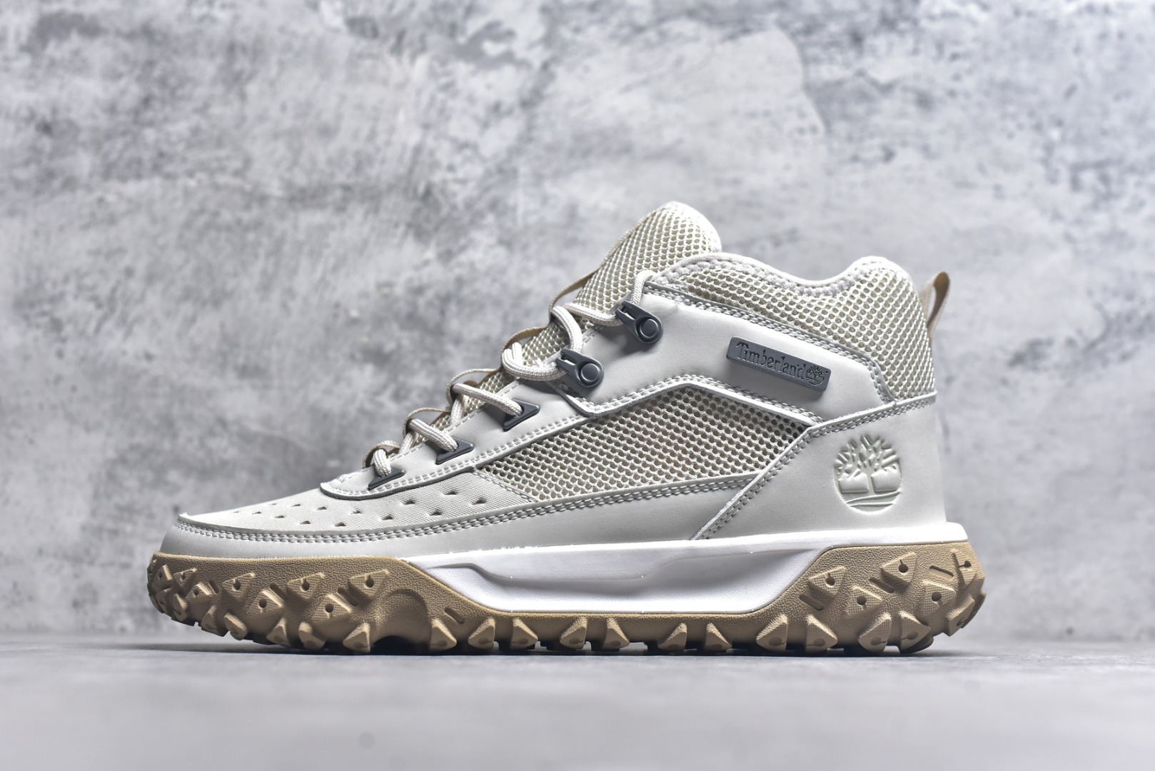 #Timberland添柏岚，户外高帮休闲大黄靴系列 广东大厂品质 原盒原包装 24ss新款 时尚潮流搭配 面料采用意大利🇮🇹顶级磨砂细纹牛皮 搭配防臭防腐真皮乳胶鞋垫 大底到五金都是代工厂原材料制作 同原版固特异永不开胶工艺 好货不杀猪 首单质量严格把控 全网独家首发 品质毋庸置疑 全套官网统一包装 给您完美的穿着体验 质量考究耐穿 型男必备 专治不帅 高品质脚感一流 今年冬季防寒户外专用 日常随意搭配 货号：TB-0A6CW1-EUY 尺码：40-41-41.5-42-43-43.5-44-44.5-45-45.5-46-选品中心