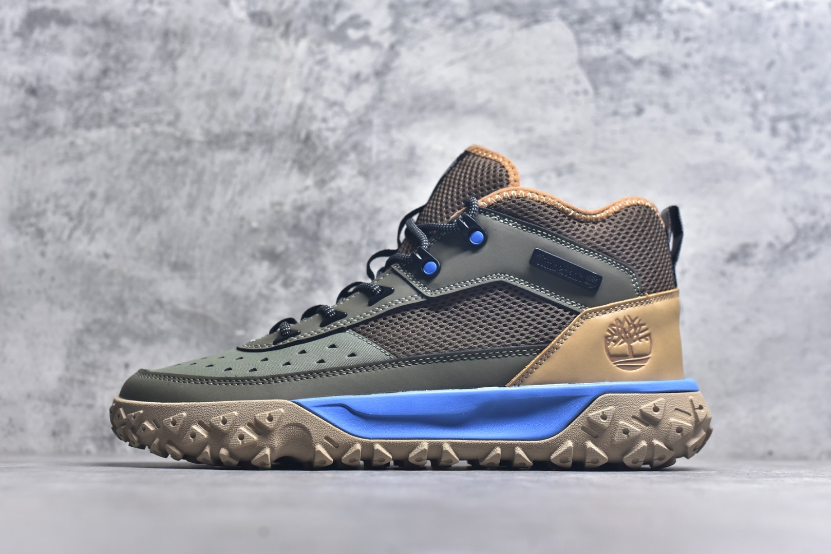 #Timberland添柏岚，户外高帮休闲大黄靴系列 广东大厂品质 原盒原包装 24ss新款 时尚潮流搭配 面料采用意大利🇮🇹顶级磨砂细纹牛皮 搭配防臭防腐真皮乳胶鞋垫 大底到五金都是代工厂原材料制作 同原版固特异永不开胶工艺 好货不杀猪 首单质量严格把控 全网独家首发 品质毋庸置疑 全套官网统一包装 给您完美的穿着体验 质量考究耐穿 型男必备 专治不帅 高品质脚感一流 今年冬季防寒户外专用 日常随意搭配 货号：TB-0A5TMG-991 尺码：40-41-41.5-42-43-43.5-44-44.5-45-45.5-46-选品中心