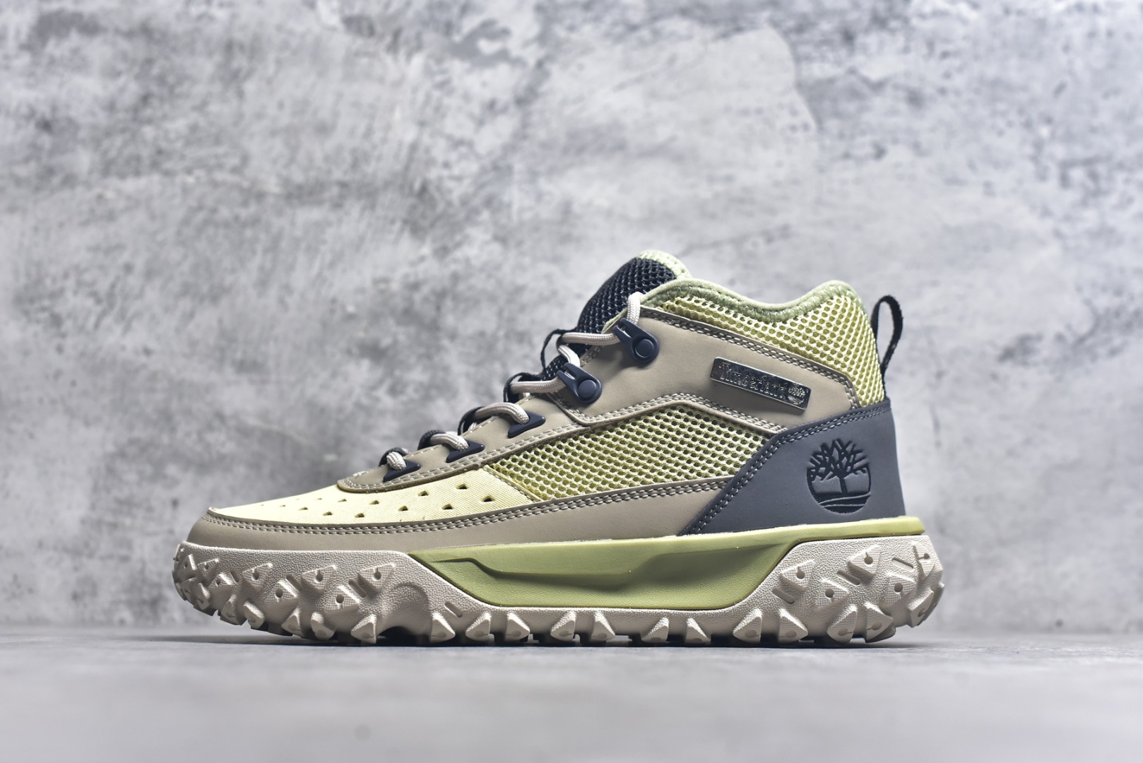 #Timberland添柏岚，户外高帮休闲大黄靴系列 广东大厂品质 原盒原包装 24ss新款 时尚潮流搭配 面料采用意大利🇮🇹顶级磨砂细纹牛皮 搭配防臭防腐真皮乳胶鞋垫 大底到五金都是代工厂原材料制作 同原版固特异永不开胶工艺 好货不杀猪 首单质量严格把控 全网独家首发 品质毋庸置疑 全套官网统一包装 给您完美的穿着体验 质量考究耐穿 型男必备 专治不帅 高品质脚感一流 今年冬季防寒户外专用 日常随意搭配 货号：TB-0A6CW1-EXO 尺码：40-41-41.5-42-43-43.5-44-44.5-45-45.5-46-选品中心