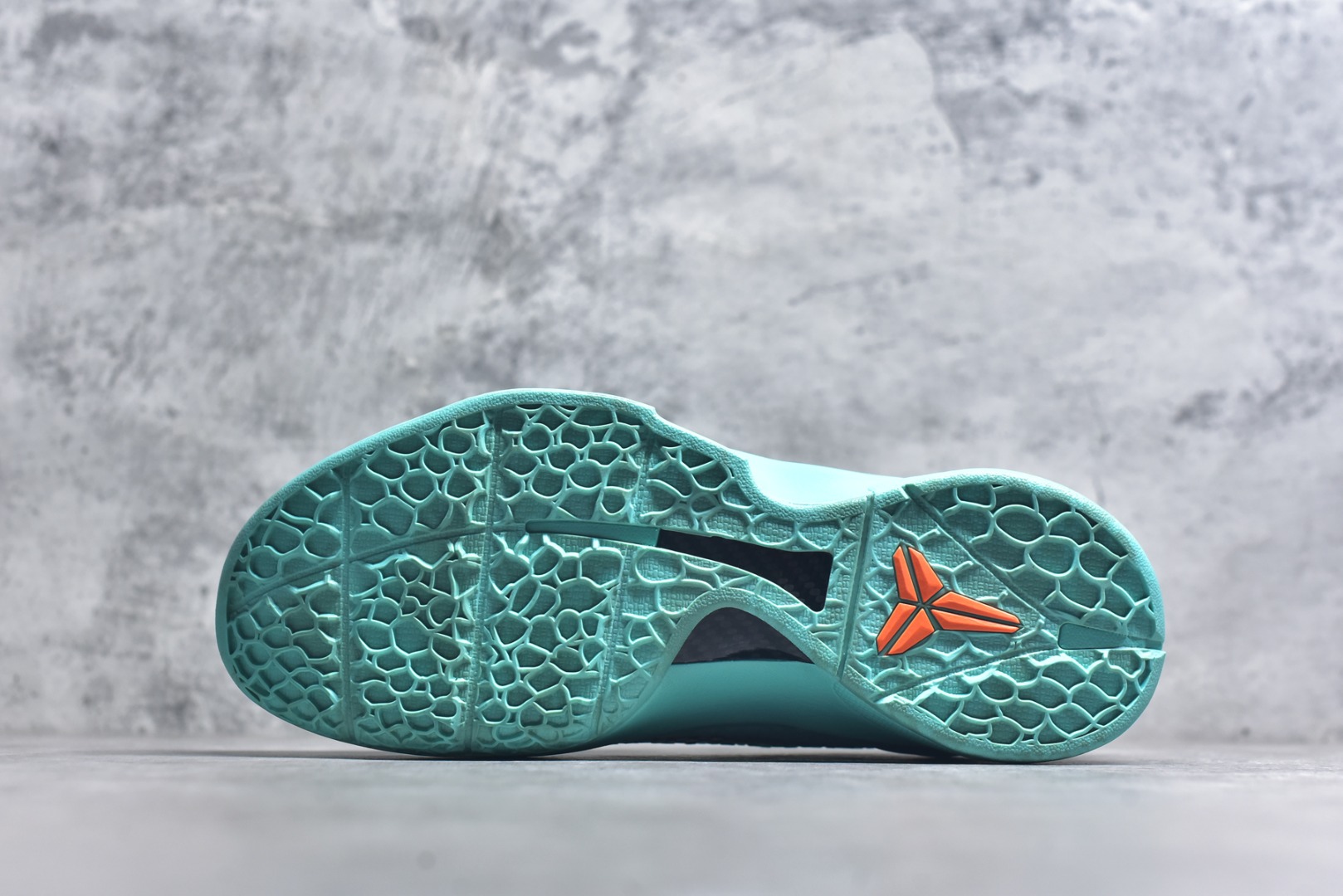 图片[6]-#NK Zoom Kobe 6 科比六代 前后气垫加持 信仰绝不减配 市售唯一PROTRO复刻版开发货品 全鞋身材料卡色独家定制 SWOOSH 蛇鳞 正确珠光效果（内嵌珍珠粉）独家前掌Zoom Turbo 后掌马蹄Zoom缓震 内置全真动态飞线 独家复刻U型缓震垫带独立钢印 十年情怀 这里完美落地 致力打造最强ZK系列 货号：IQ5774-300 尺码：40-48-选品中心