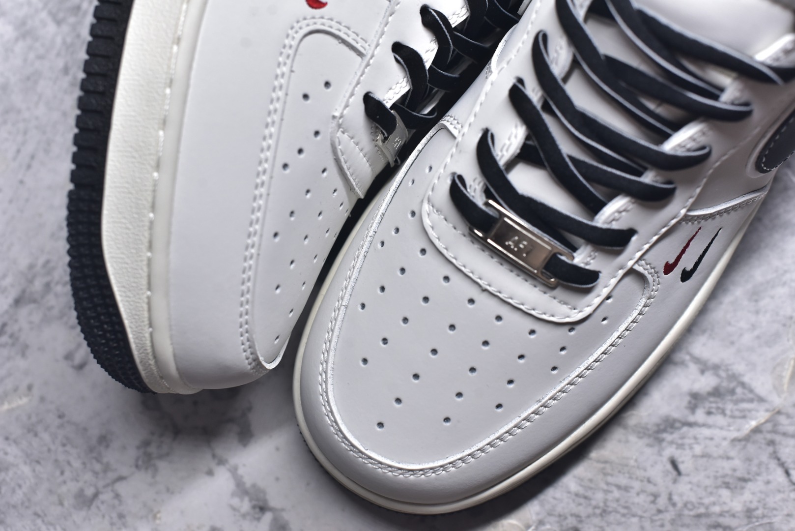 图片[8]-#Nike Air Force 1\’07 Low 斯图西联名 米黑勾黑底 空军一号低帮休闲板鞋 CS5288-037 #原楦头原纸板 原装鞋盒 定制五金配件 内置全掌气垫 原厂鞋底 尺码：36 36.5 37.5 38 38.5 39 40 40.5 41 42 42.5 43 44 44.5 45 9.D4-选品中心