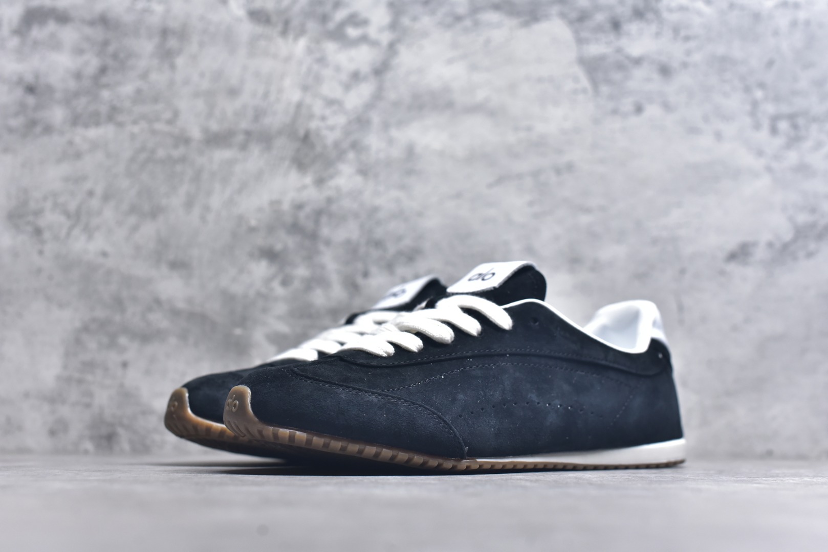 图片[2]-#Alo Yoga Sunset Sneaker 徳训生活休闲鞋 黑色 尺码：36 36.5 37 37.5 38 38.5 39 40 41 41.5 42 42.5 43 44 45 9.D4-选品中心