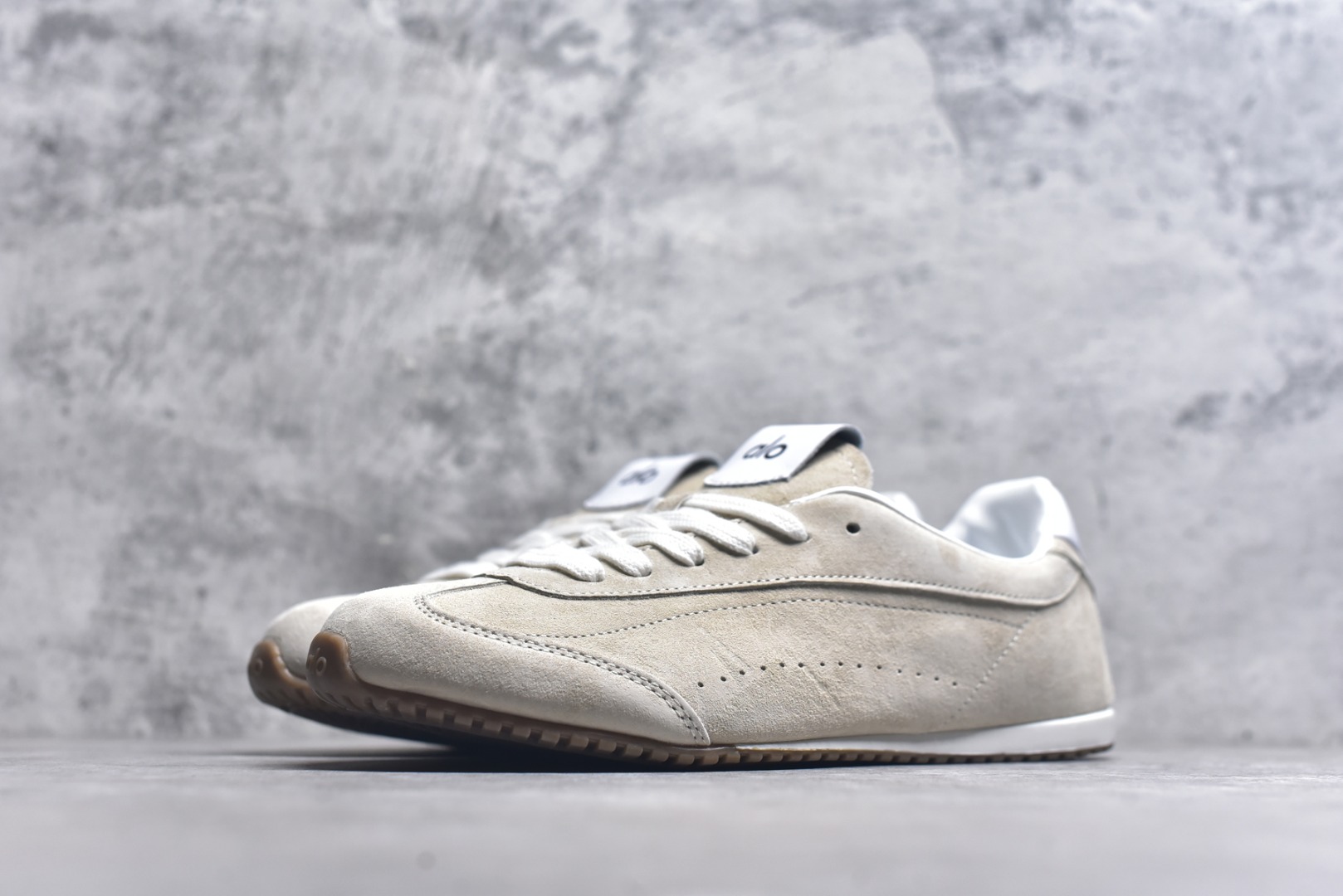 图片[2]-#Alo Yoga Sunset Sneaker 徳训生活休闲鞋 白色 尺码：36 36.5 37 37.5 38 38.5 39 40 41 41.5 42 42.5 43 44 45 9.D4-选品中心