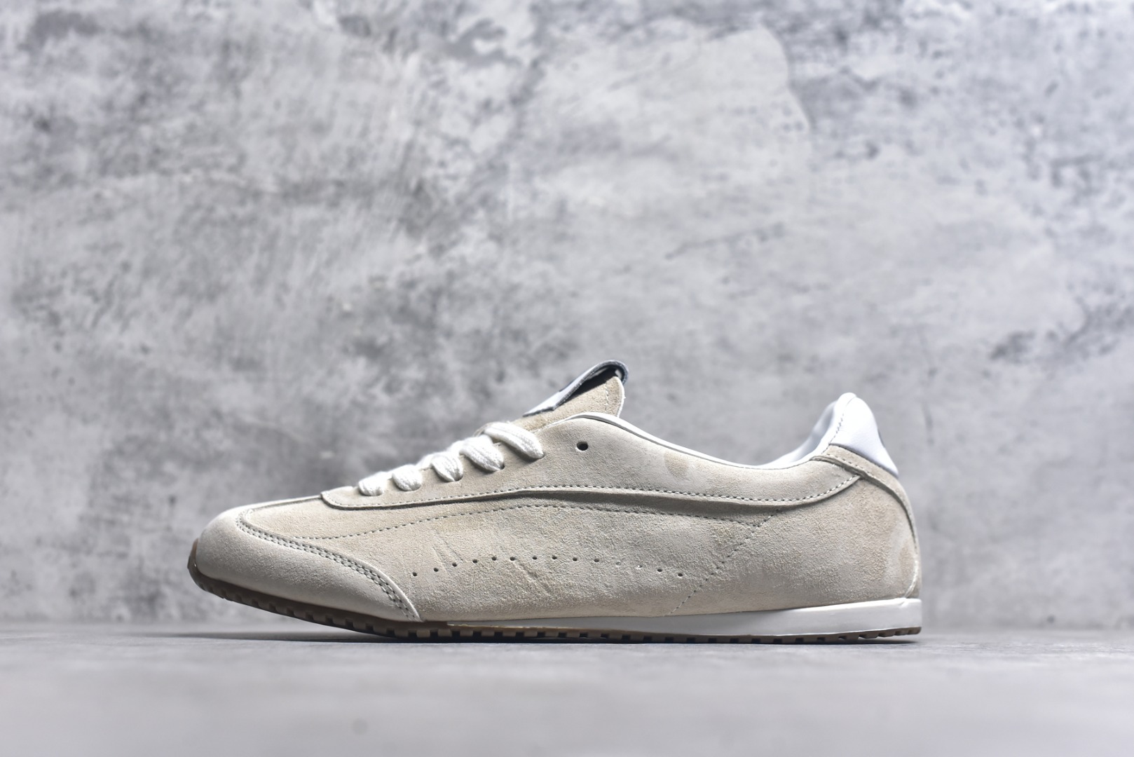 #Alo Yoga Sunset Sneaker 徳训生活休闲鞋 白色 尺码：36 36.5 37 37.5 38 38.5 39 40 41 41.5 42 42.5 43 44 45 9.D4-选品中心